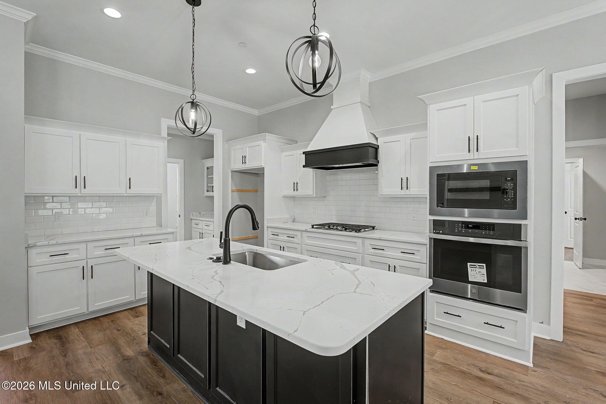 9072 Treadway Creek Property Photo 8