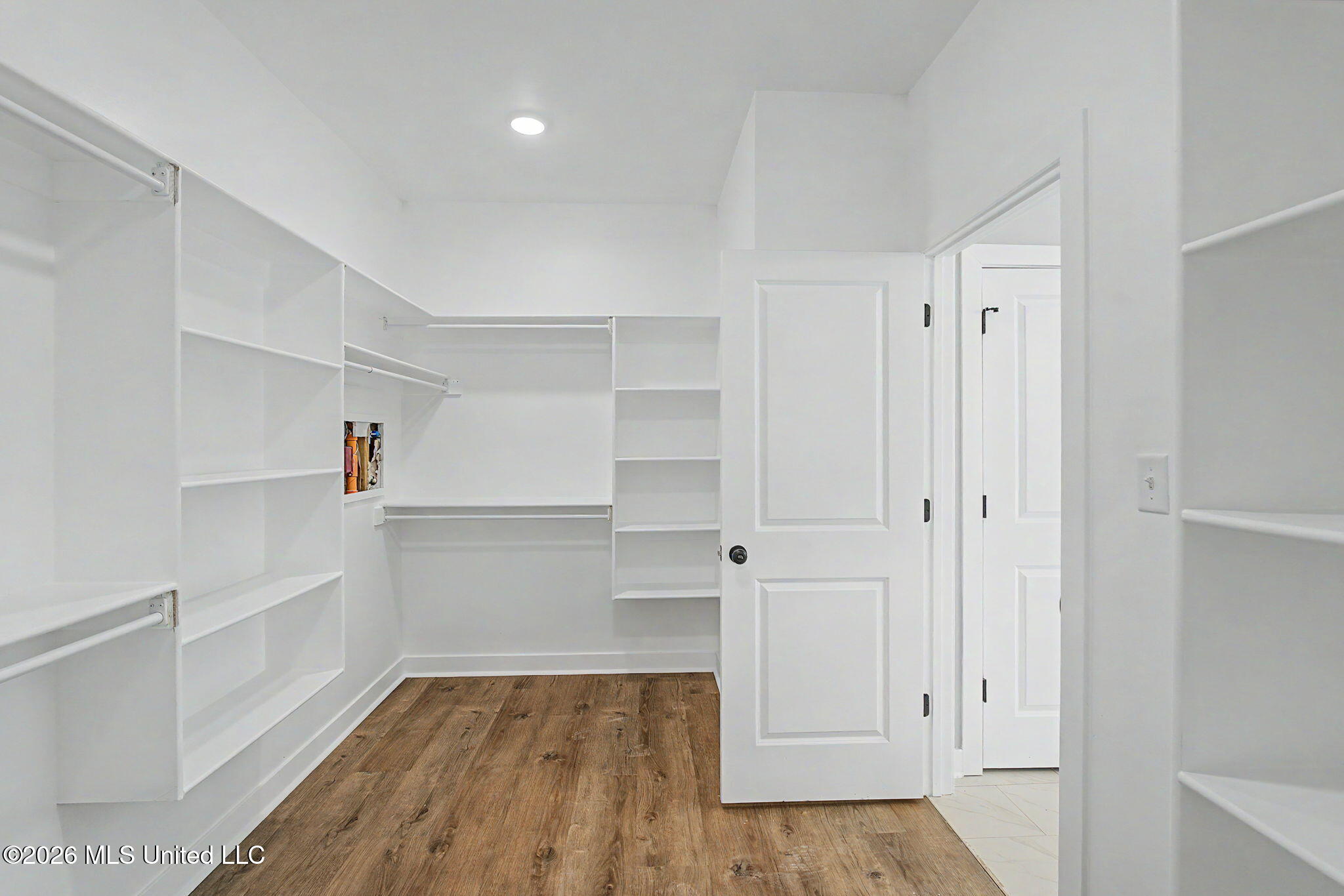 9072 Treadway Creek Property Photo 16