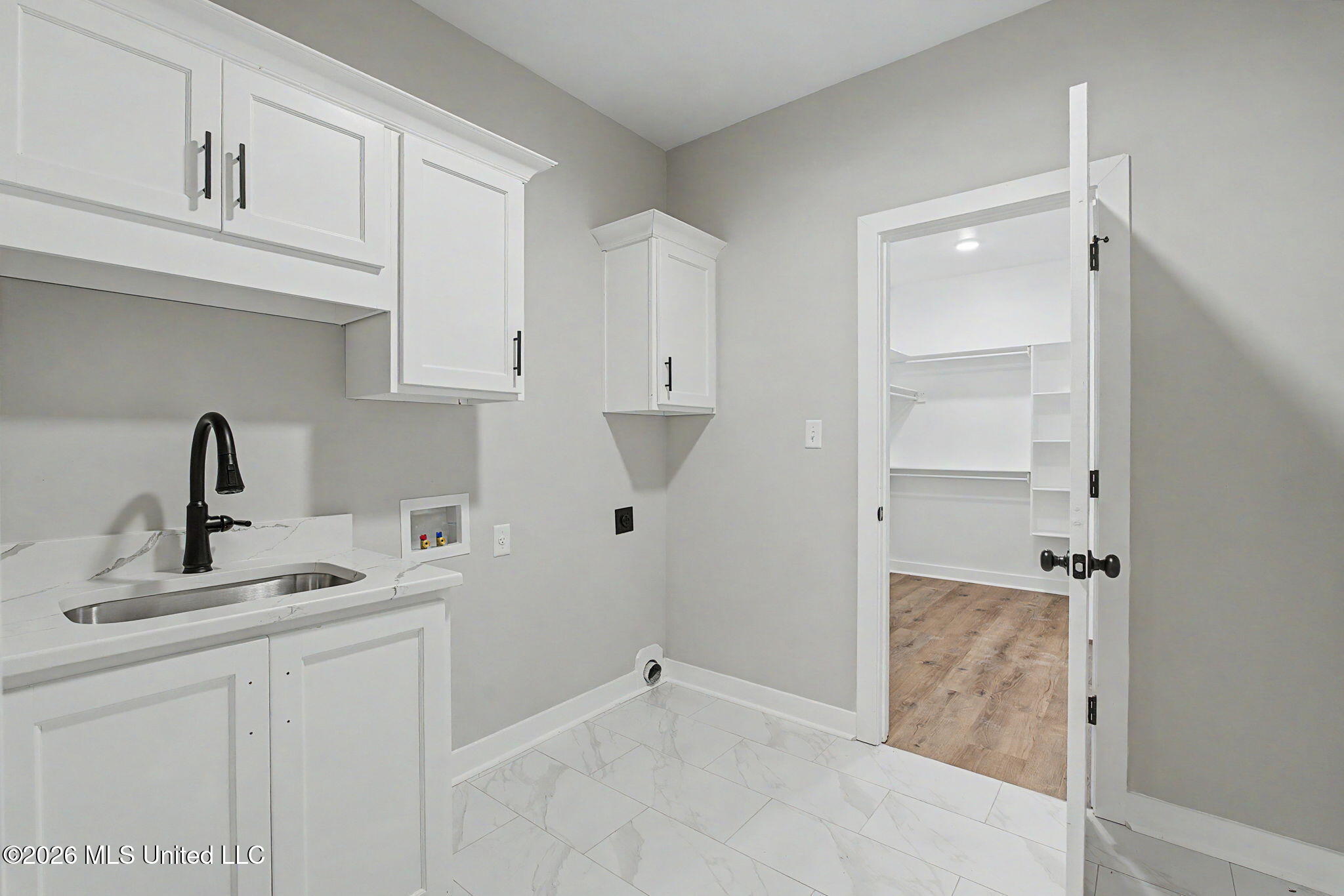 9072 Treadway Creek Property Photo 17