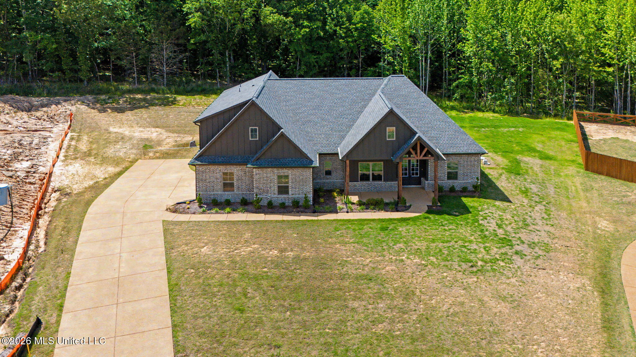 9072 Treadway Creek Property Photo 27