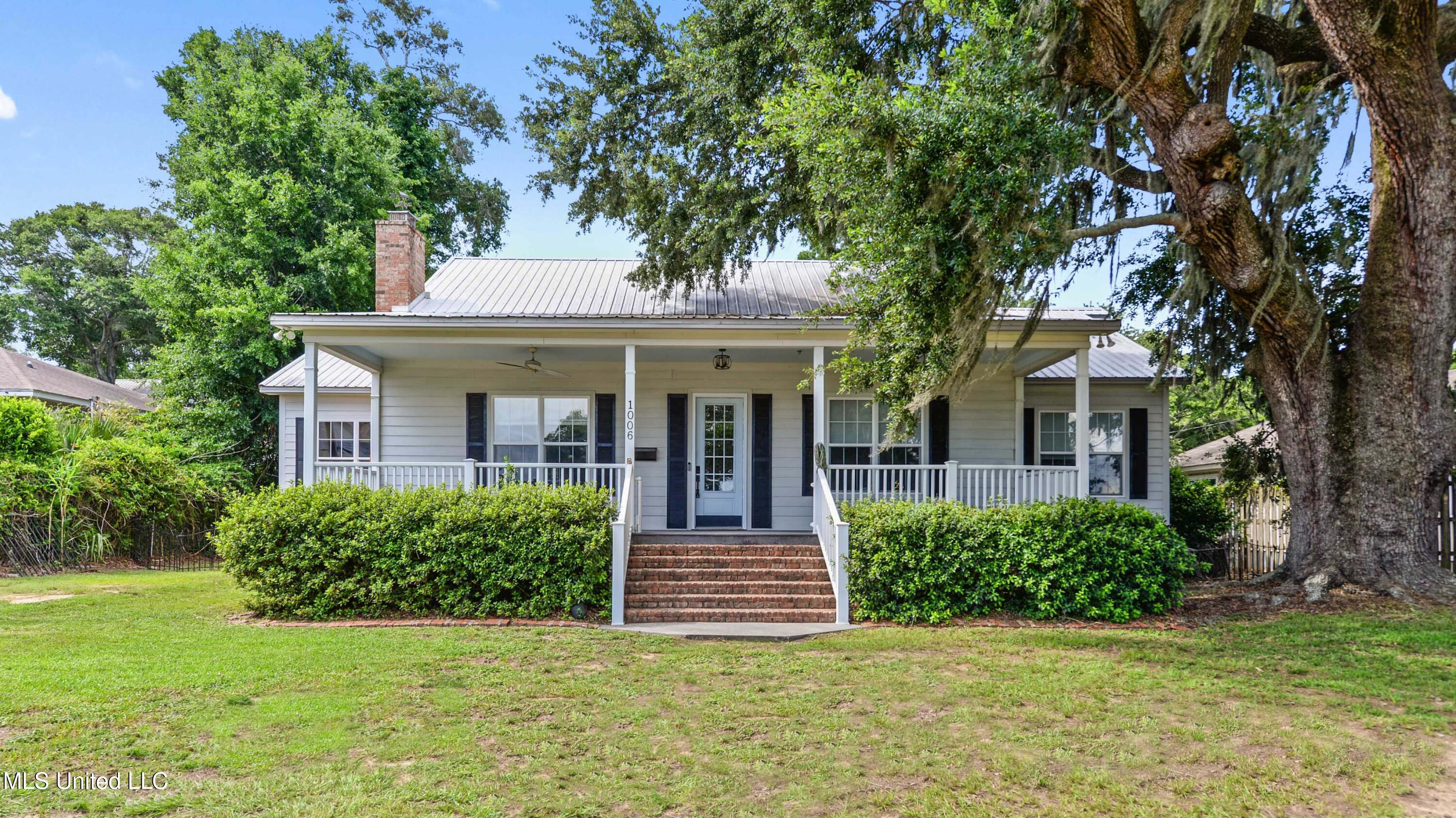 1006 Beach Boulevard Property Photo 1