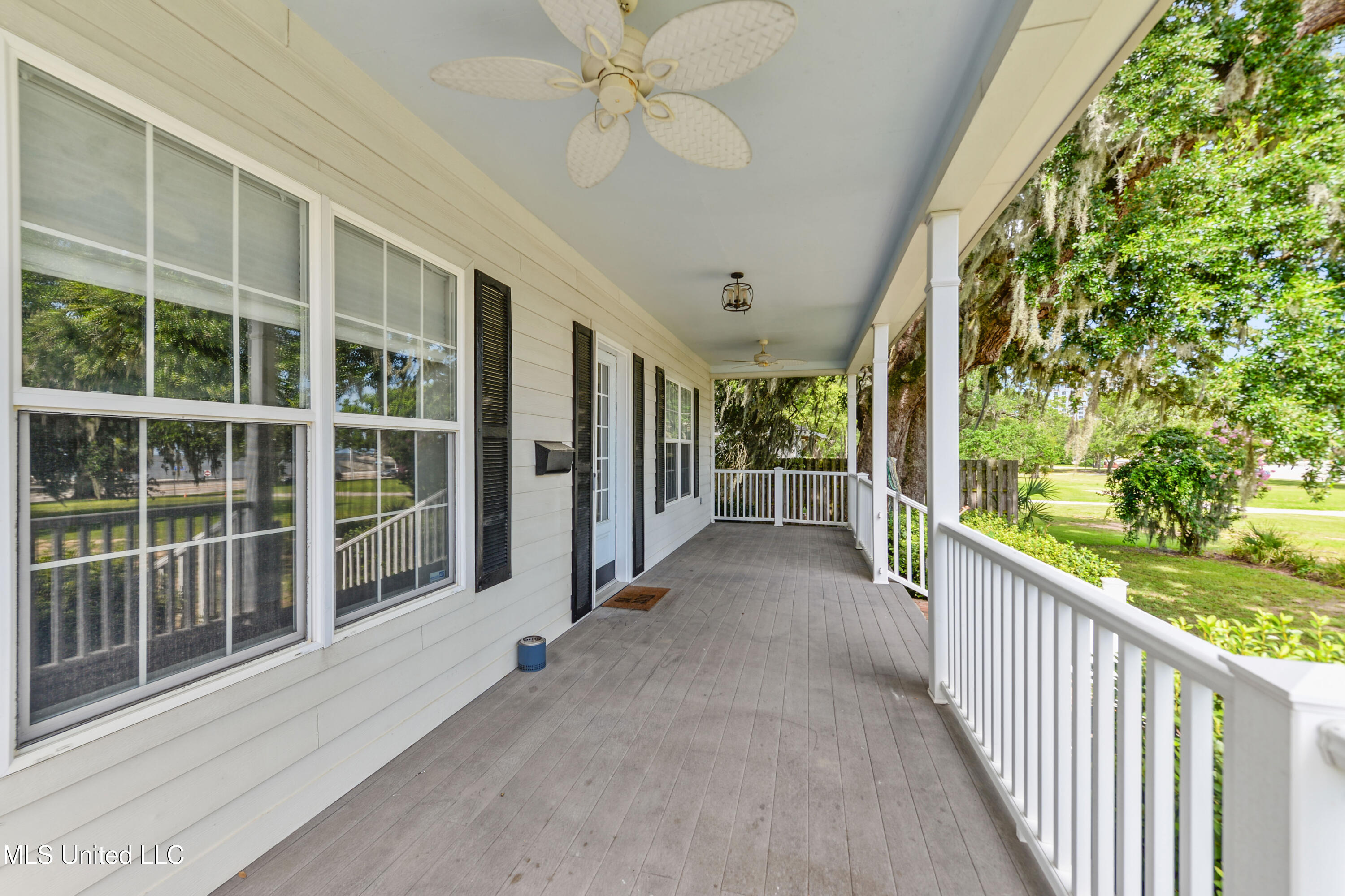 1006 Beach Boulevard Property Photo 4