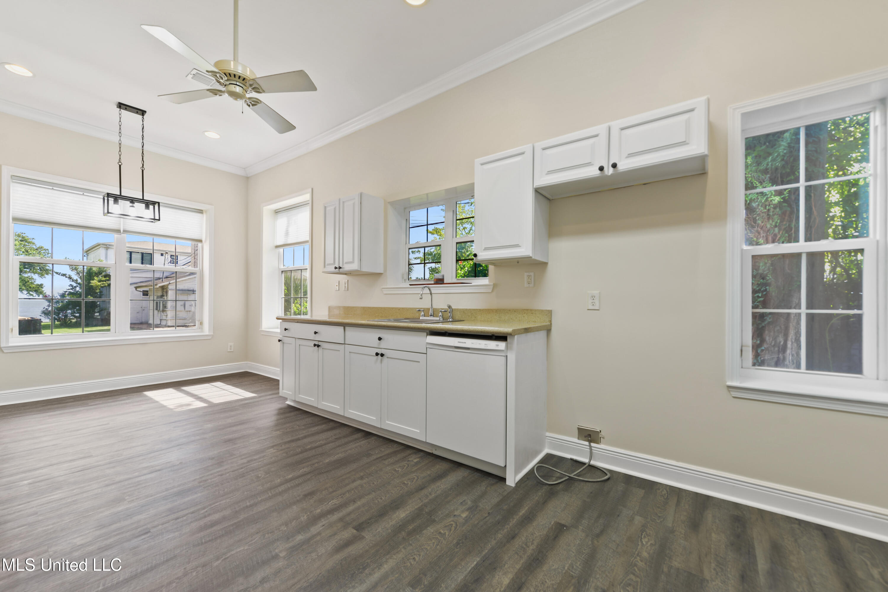 1006 Beach Boulevard Property Photo 13