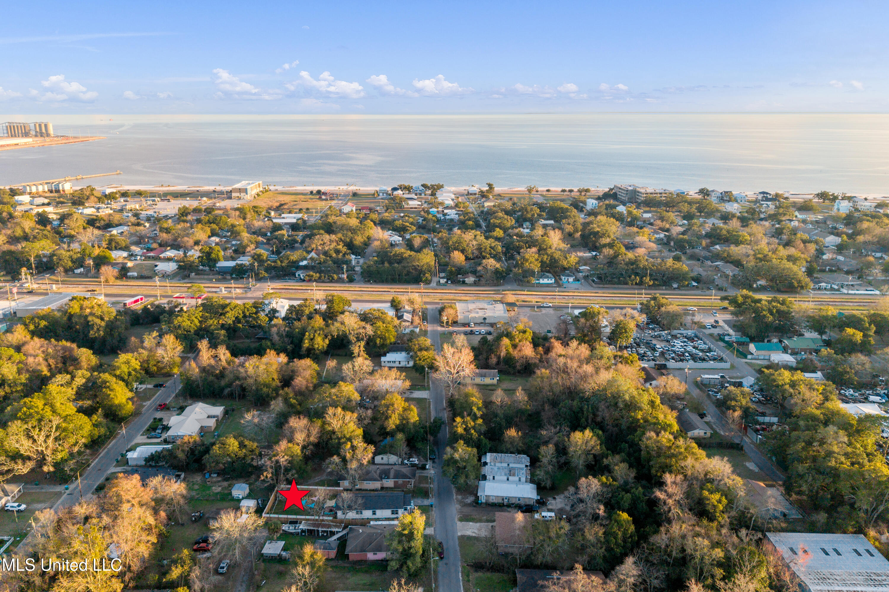 1108 Woodward Avenue Property Photo 3