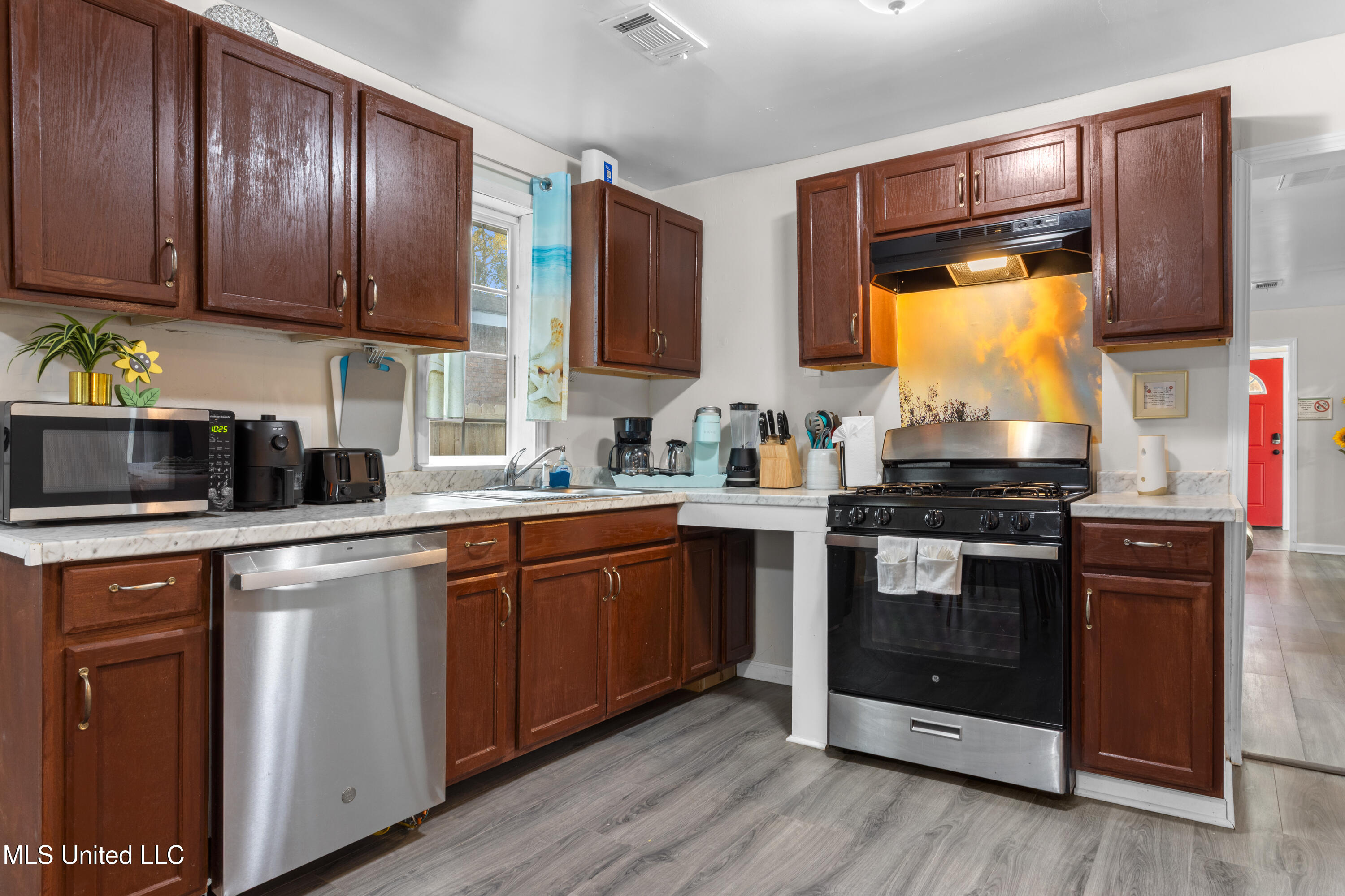 1108 Woodward Avenue Property Photo 11