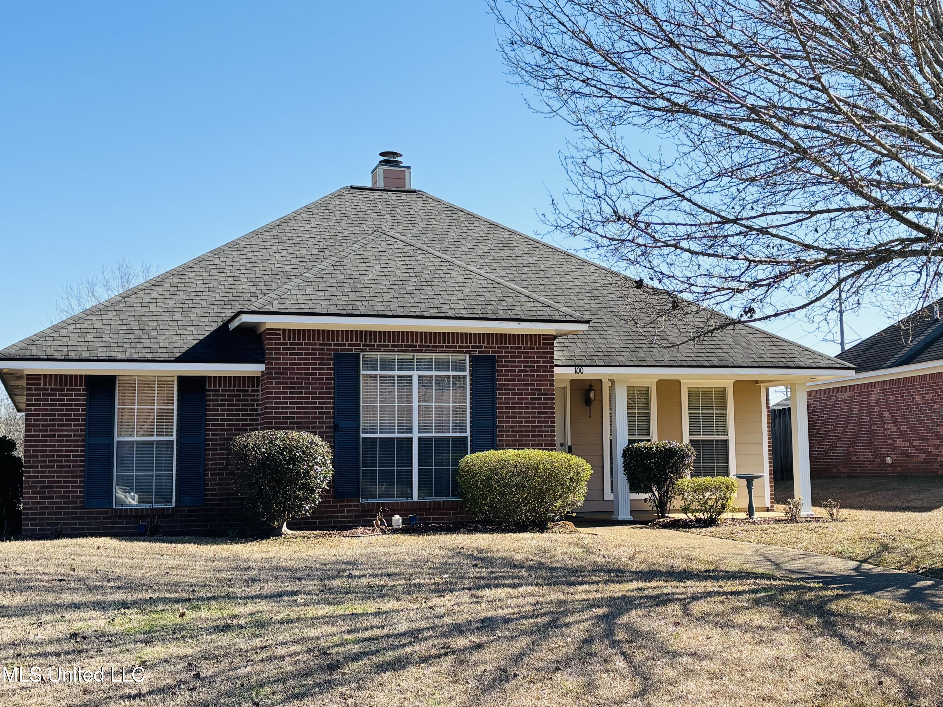 100 Magnolia Way Property Photo 1