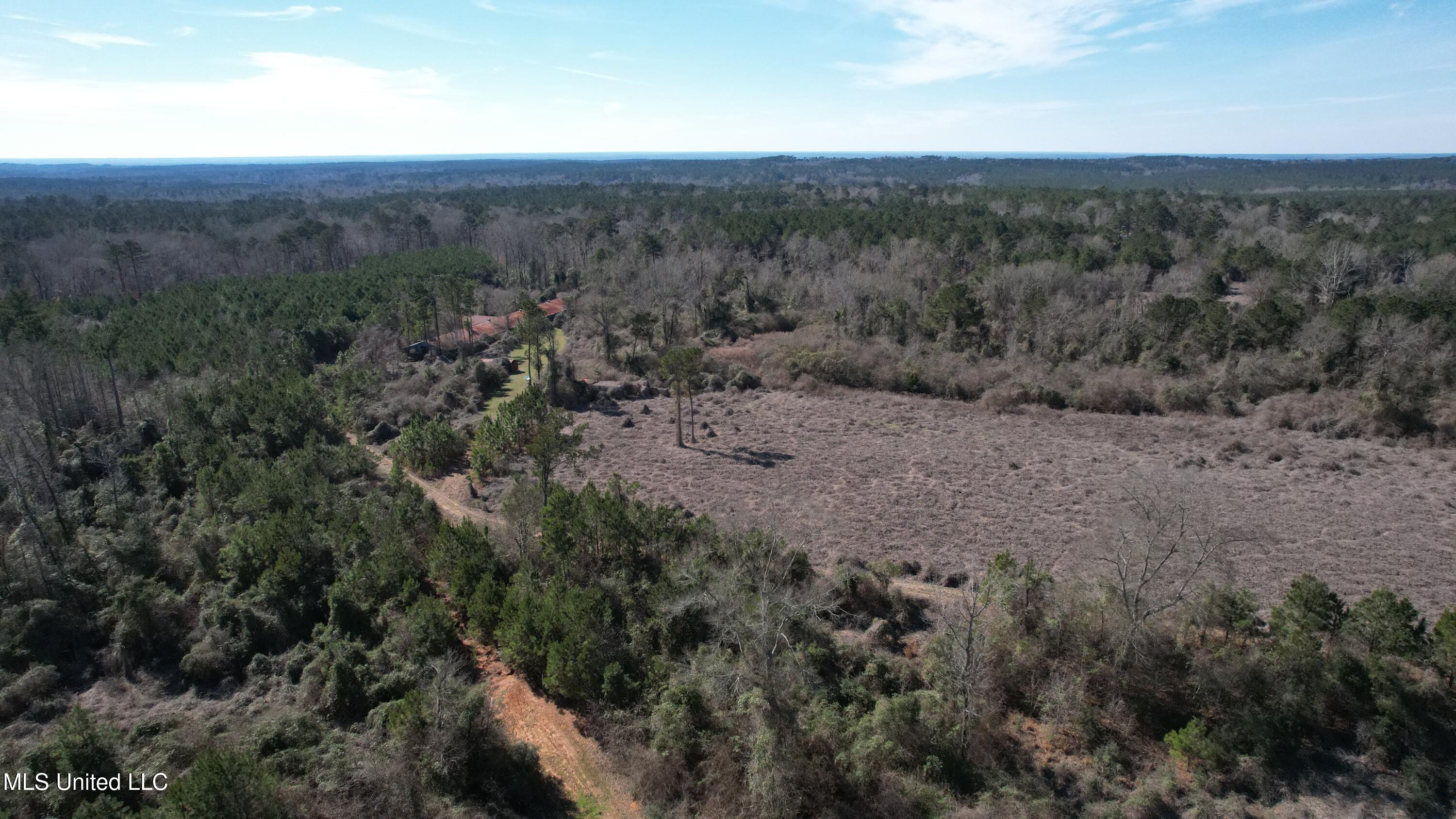 Crooked Creek Rd Property Photo 1