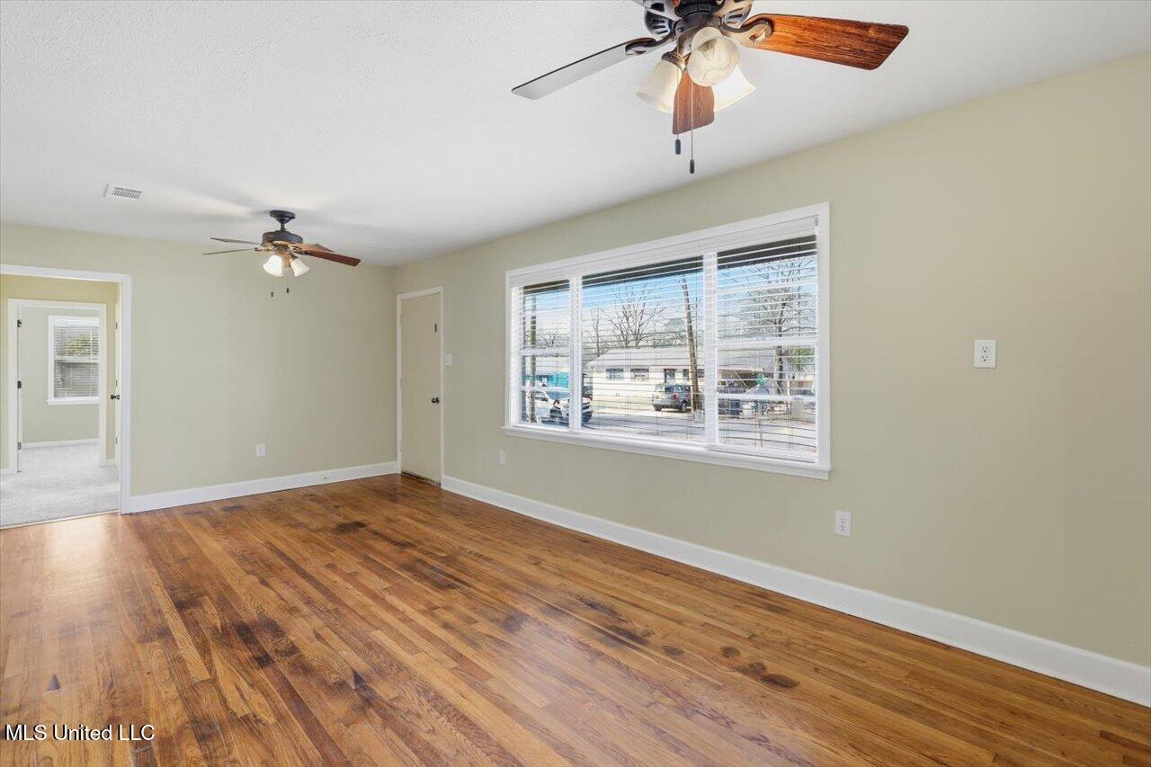 244 Jeffries Drive Property Photo 3