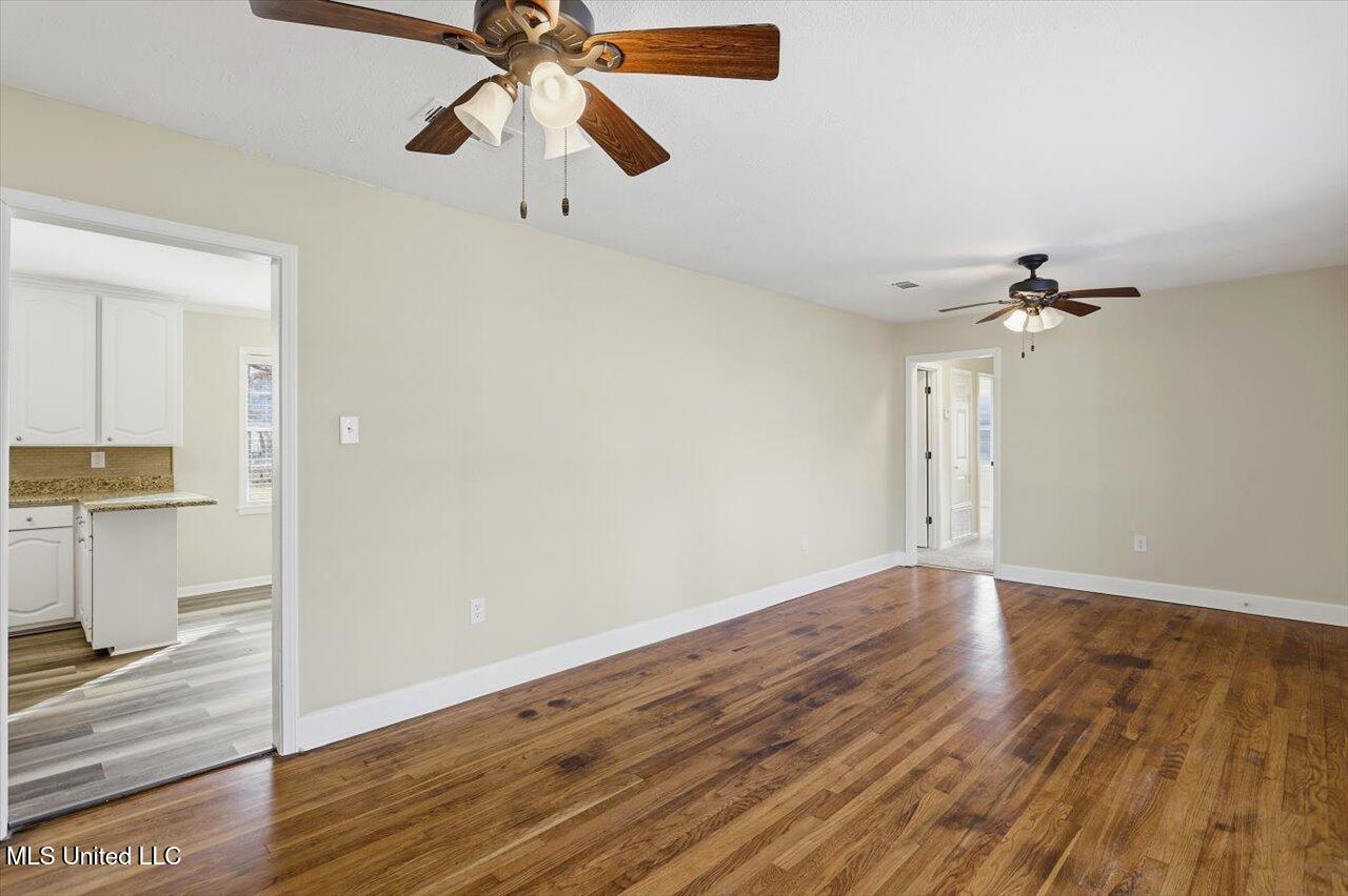 244 Jeffries Drive Property Photo 4