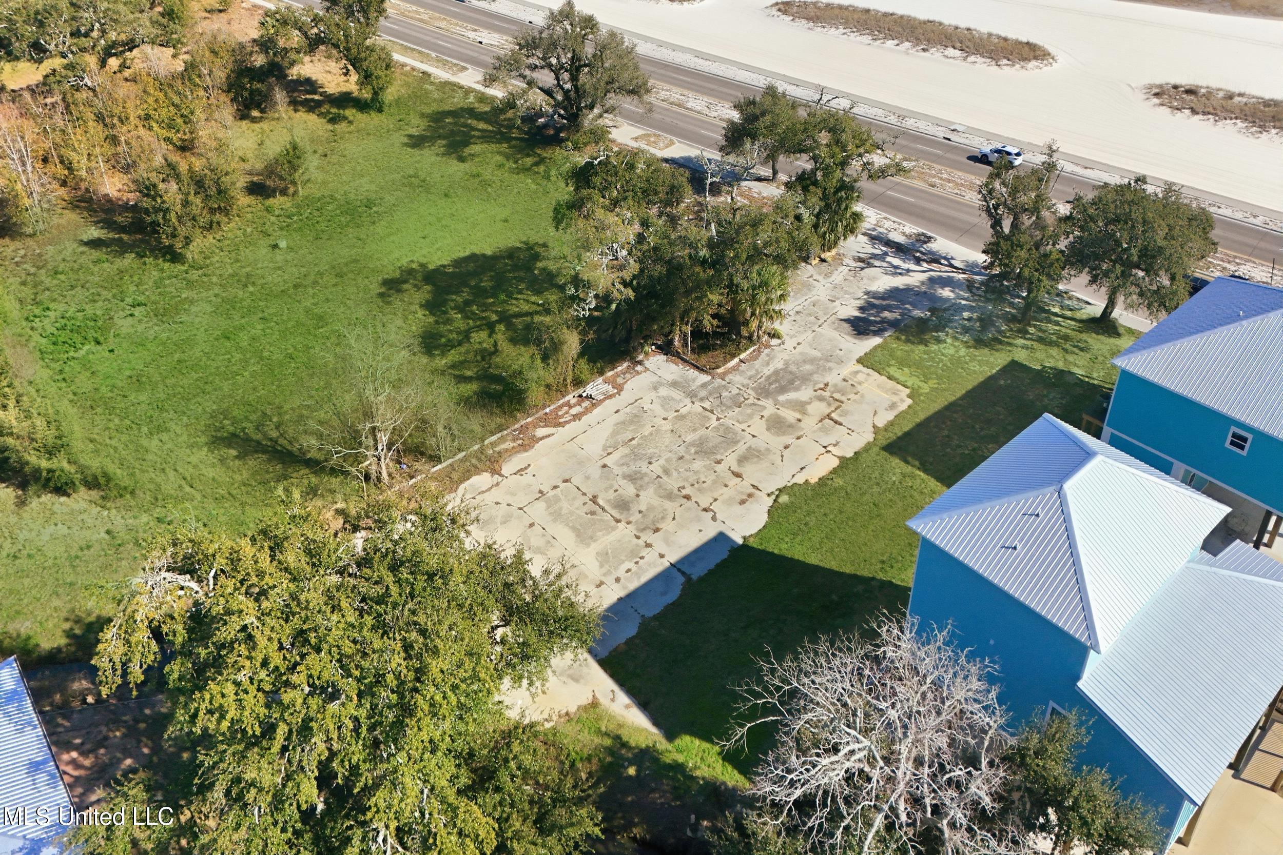 610 E Beach Boulevard Property Photo 6