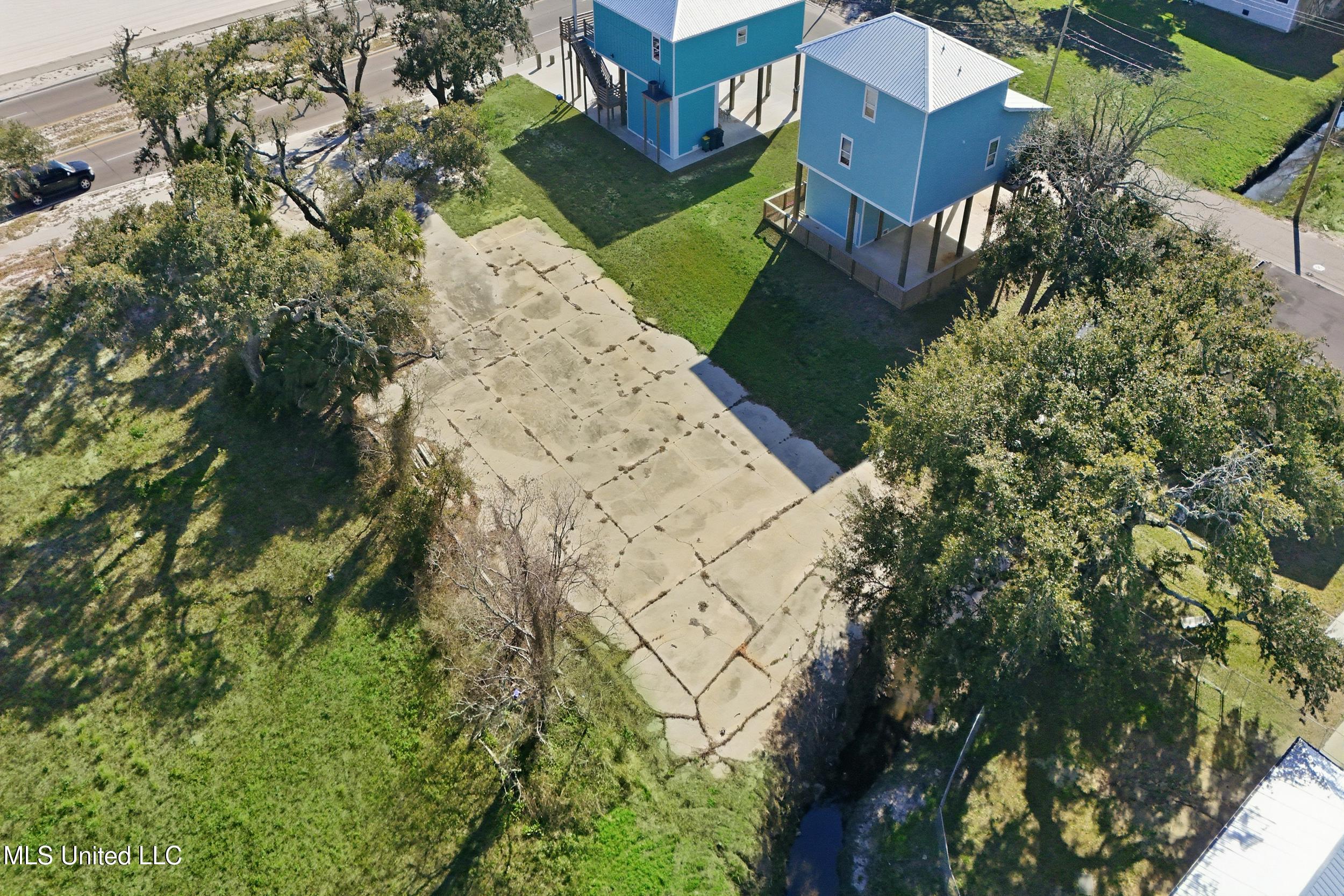 610 E Beach Boulevard Property Photo 16