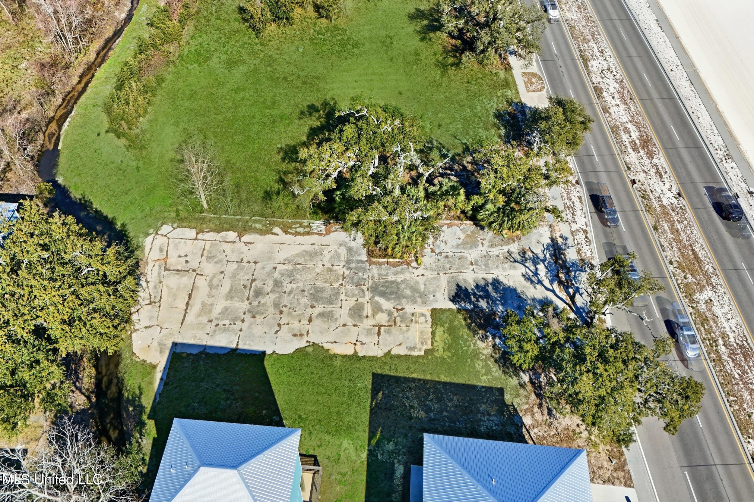 610 E Beach Boulevard Property Photo 17