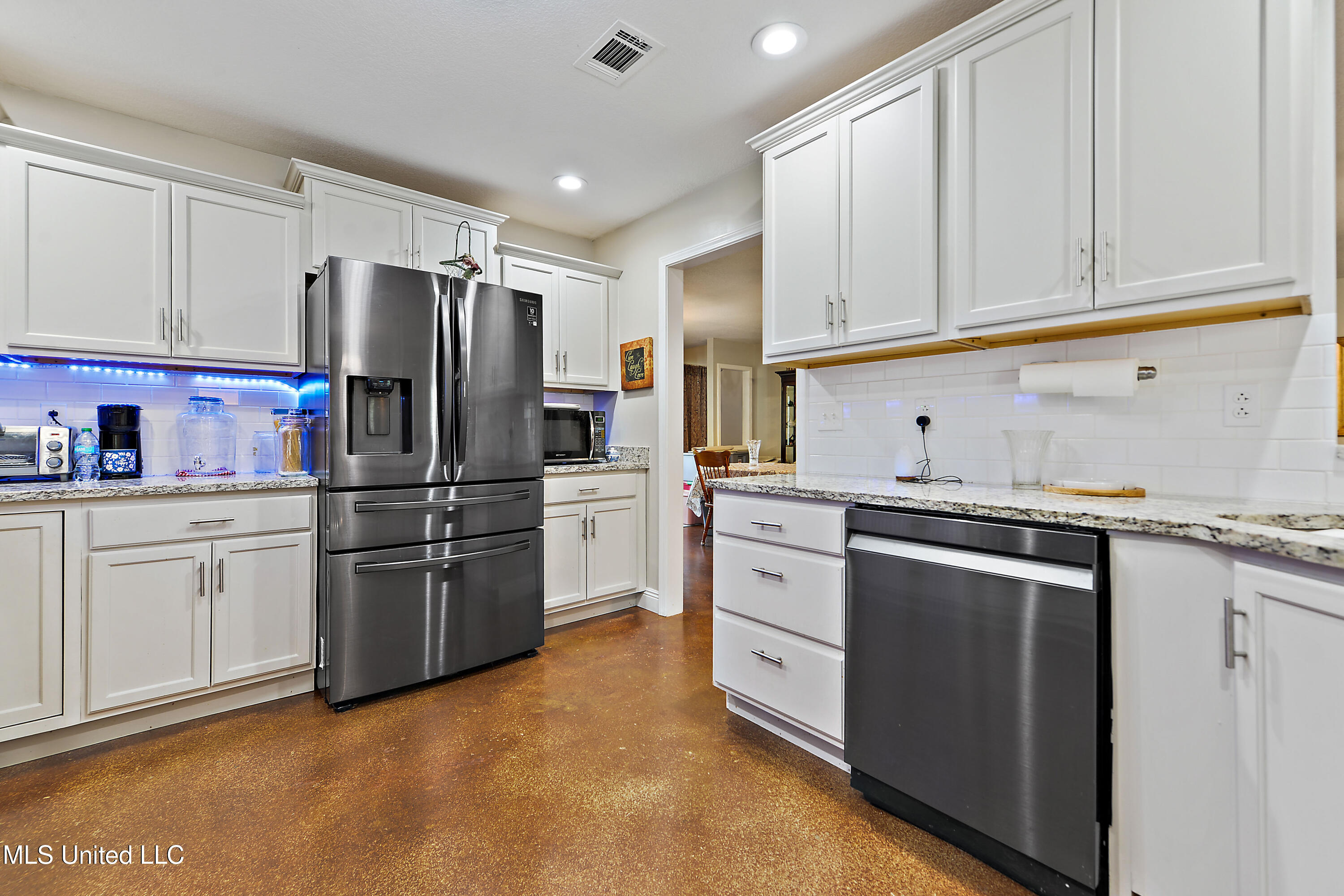 24023 Robert E Lee Road Property Photo 8