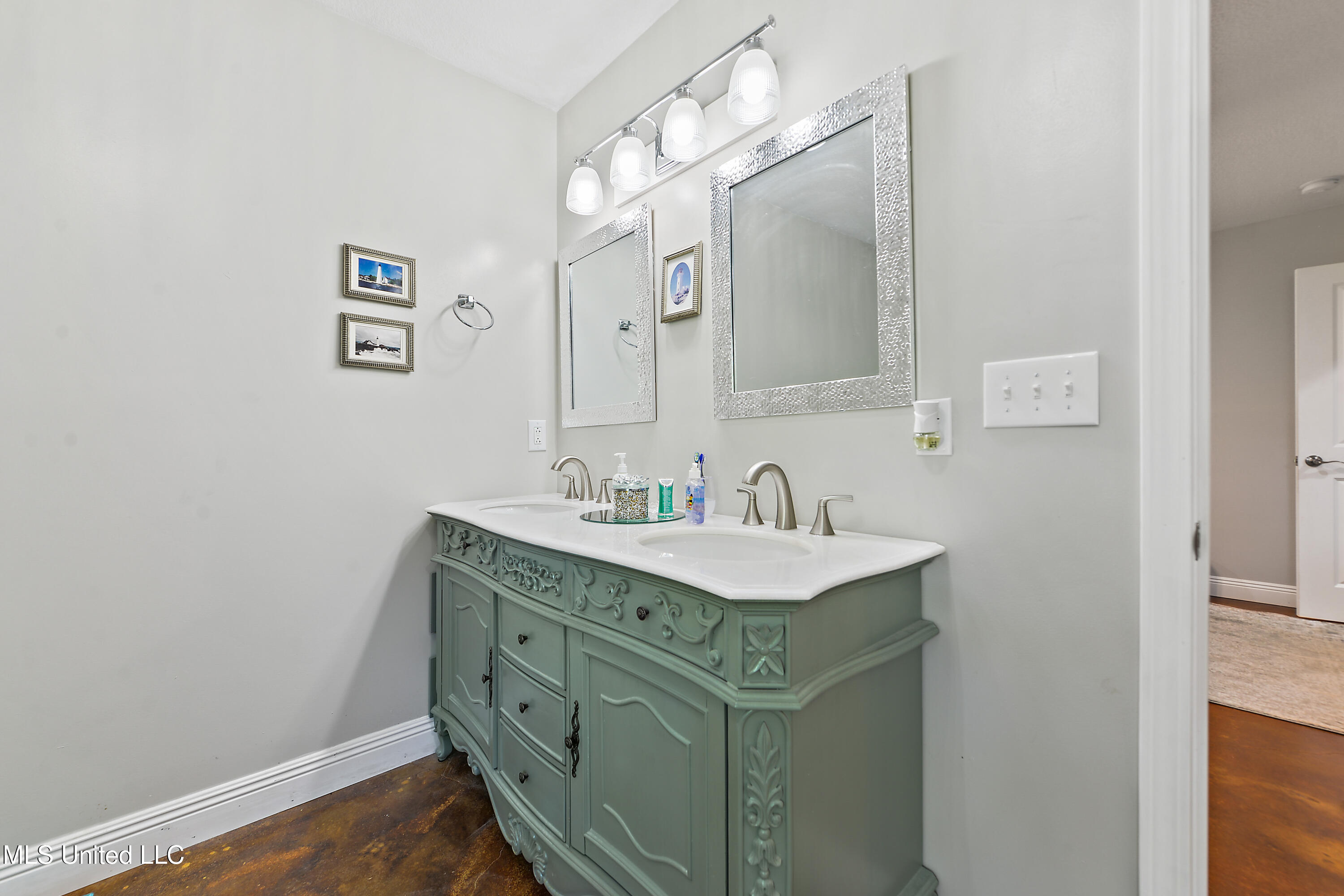 24023 Robert E Lee Road Property Photo 15