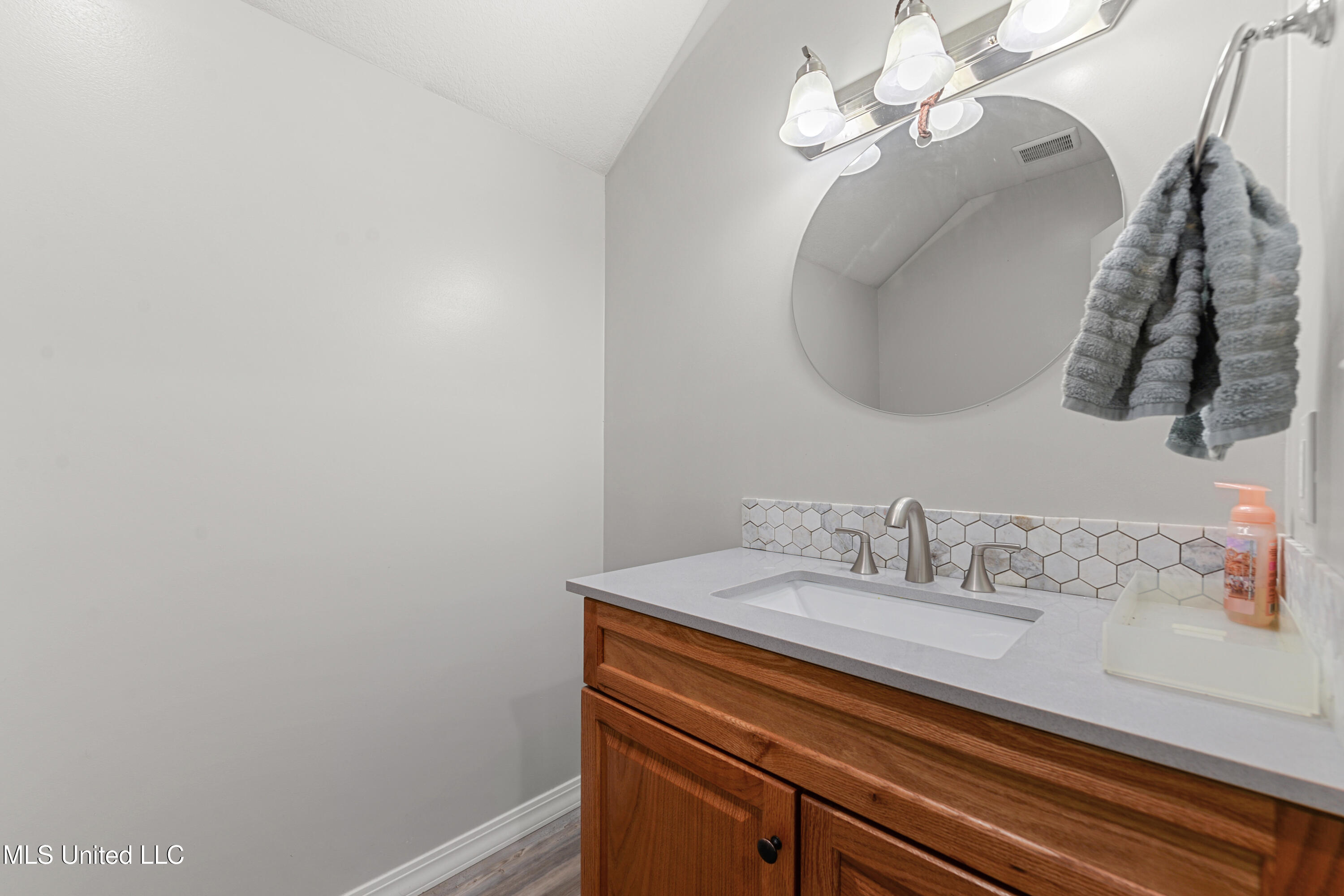 24023 Robert E Lee Road Property Photo 28