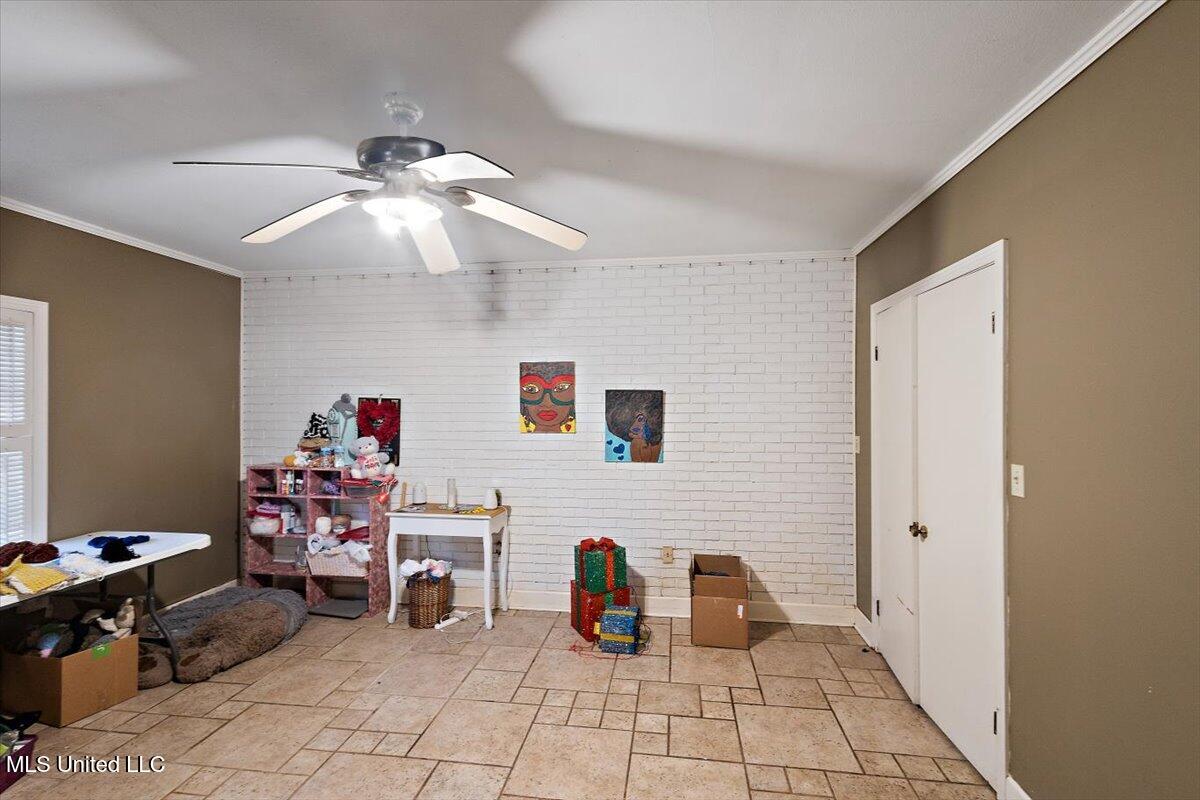 4545 Meadowhill Drive Property Photo 16