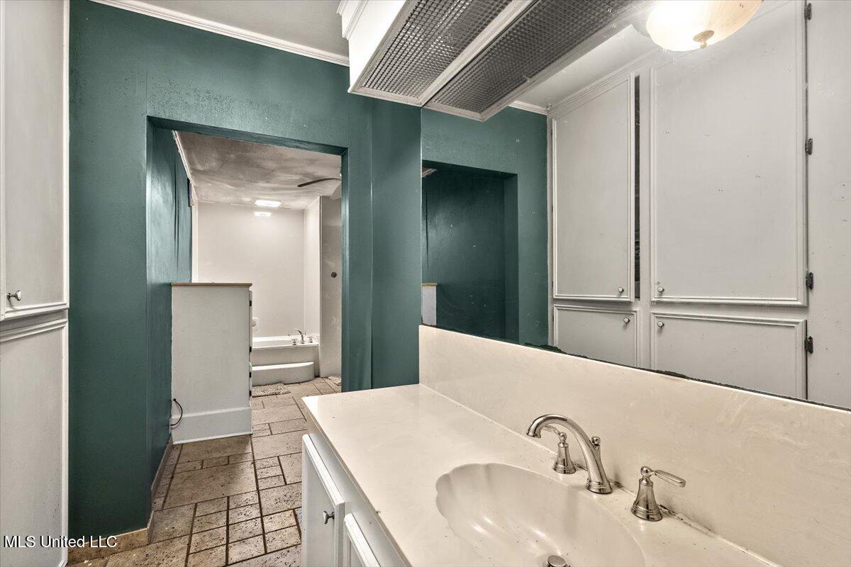 4545 Meadowhill Drive Property Photo 20