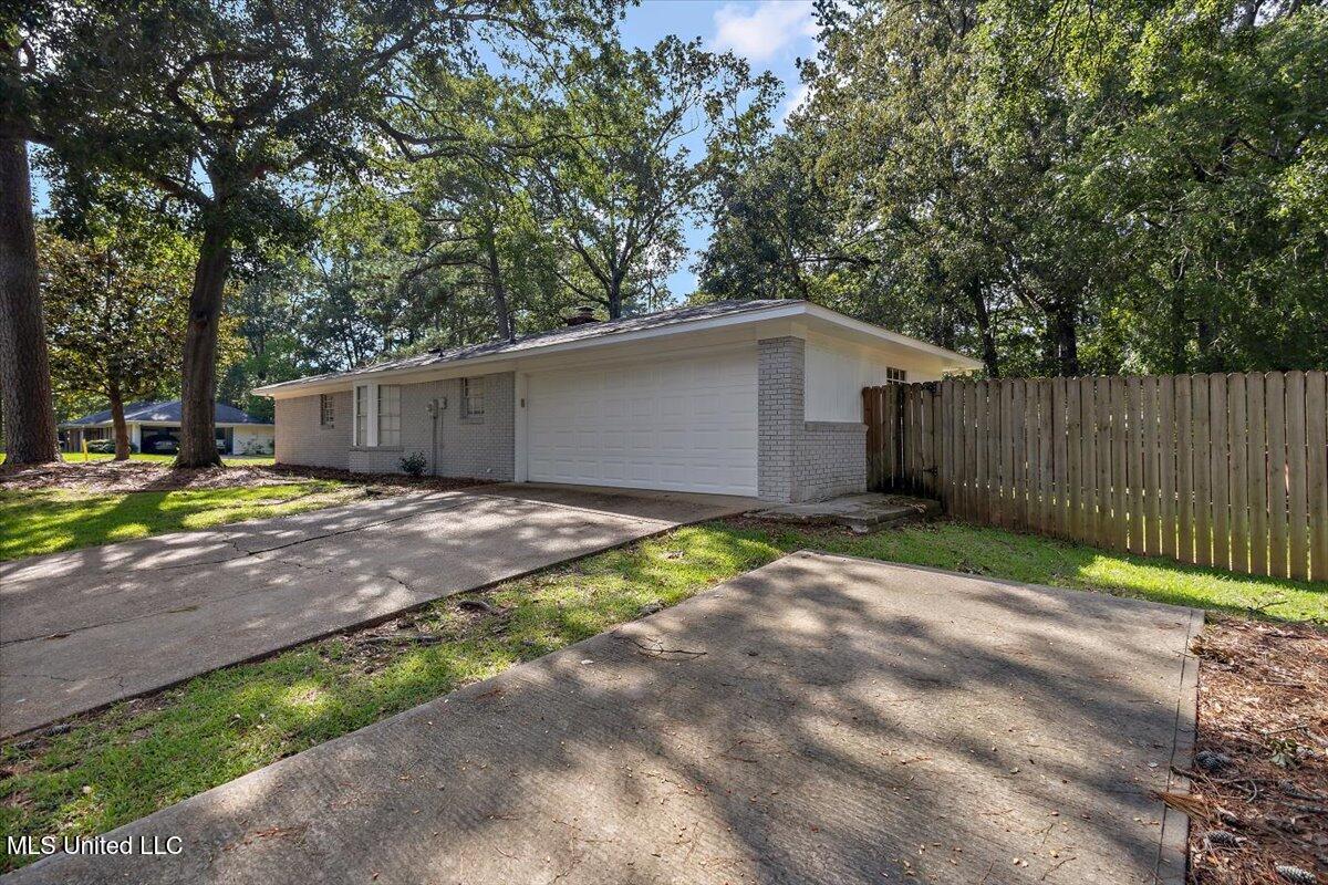 36 Pebble Hill Drive Property Photo 30
