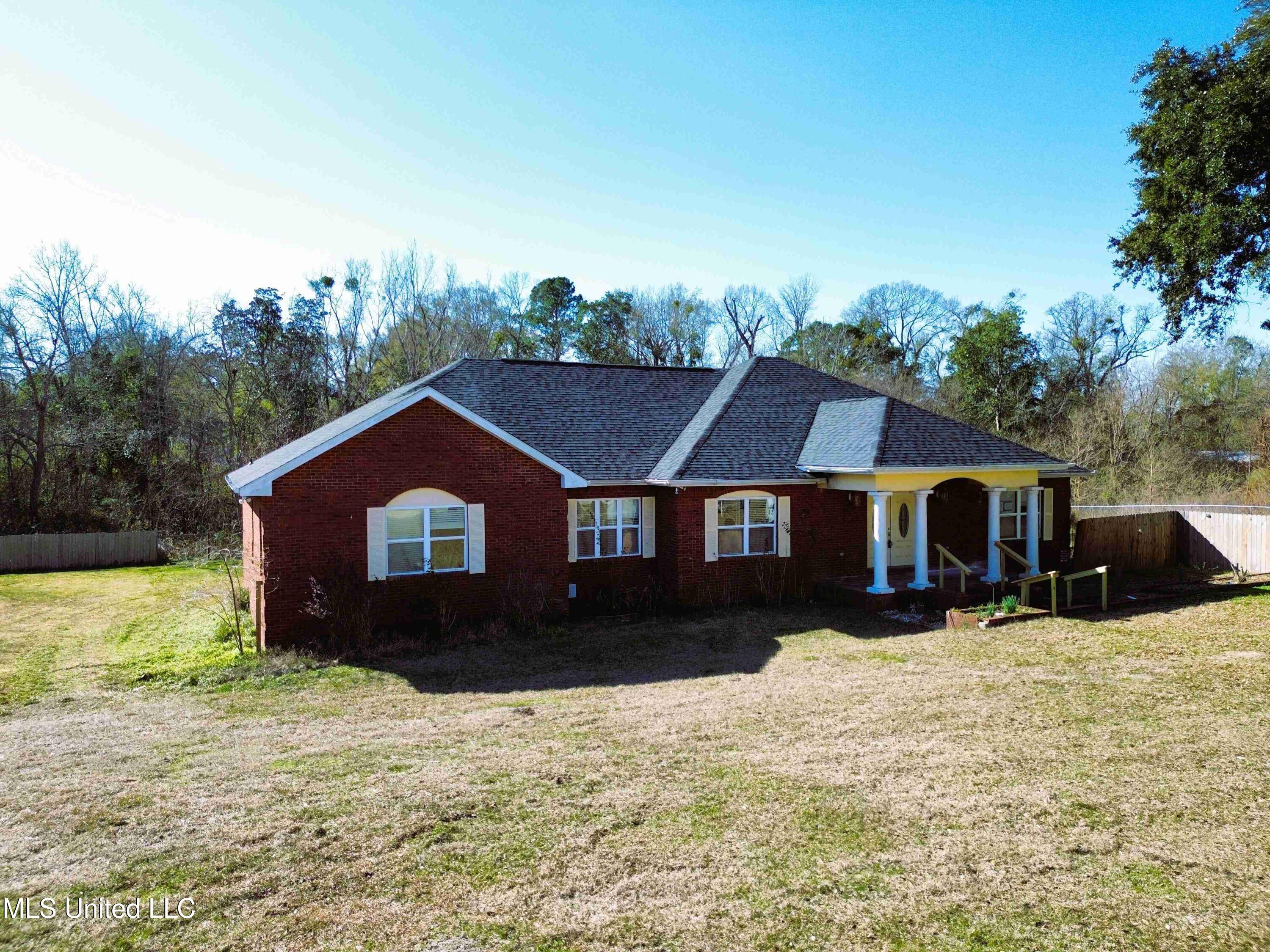 4700 Thompson Street Property Photo 1