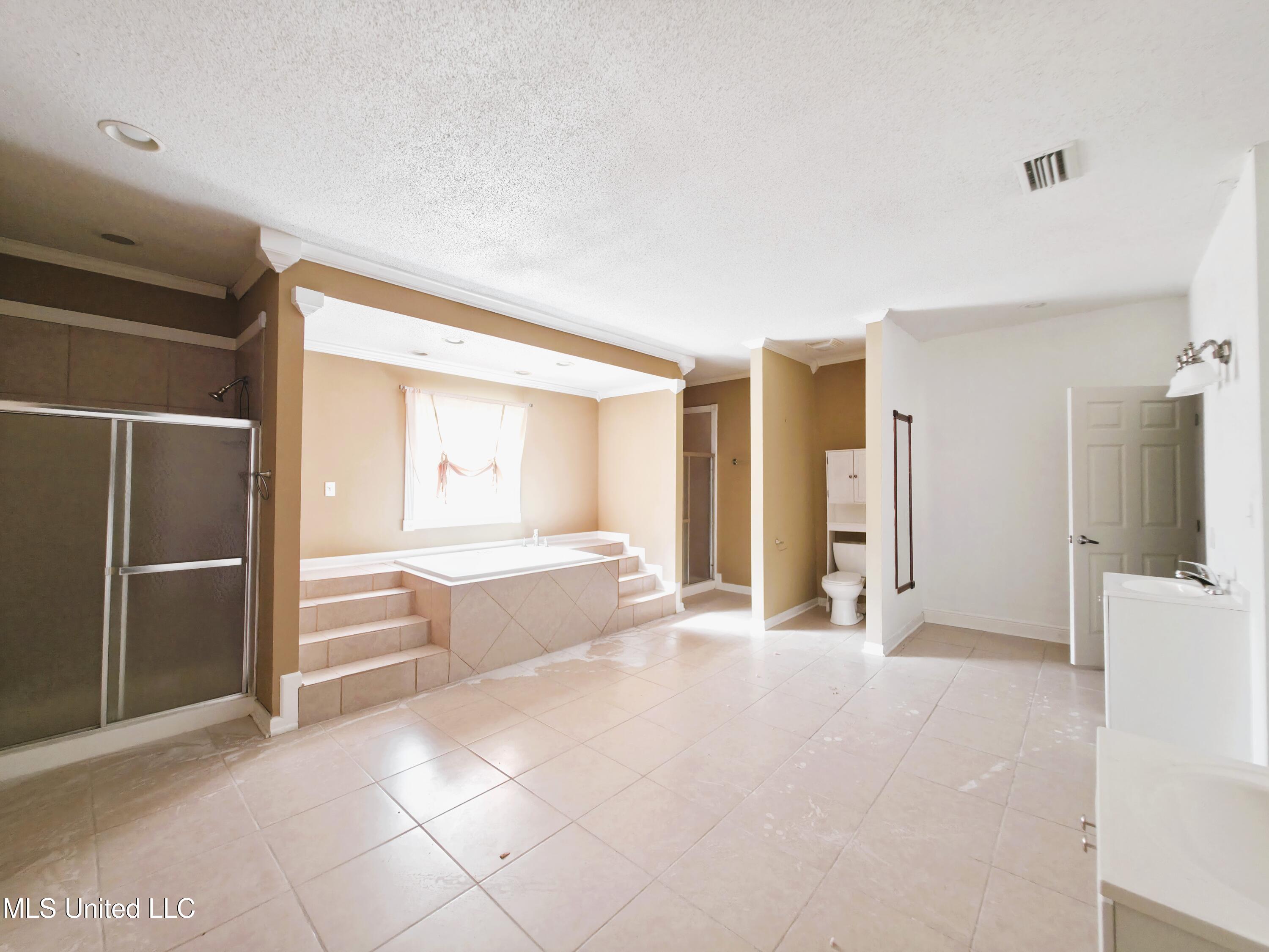 4700 Thompson Street Property Photo 17