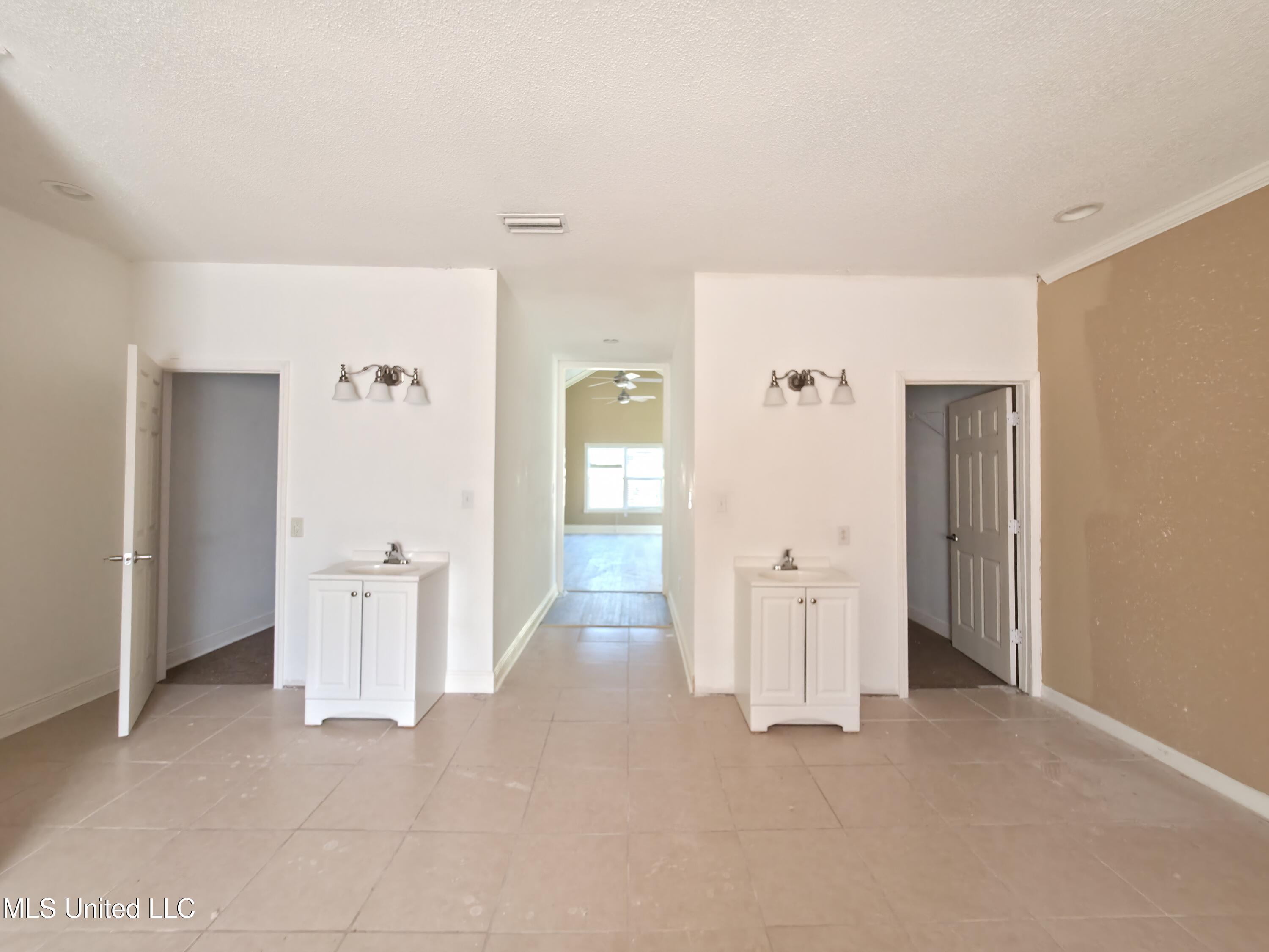 4700 Thompson Street Property Photo 18