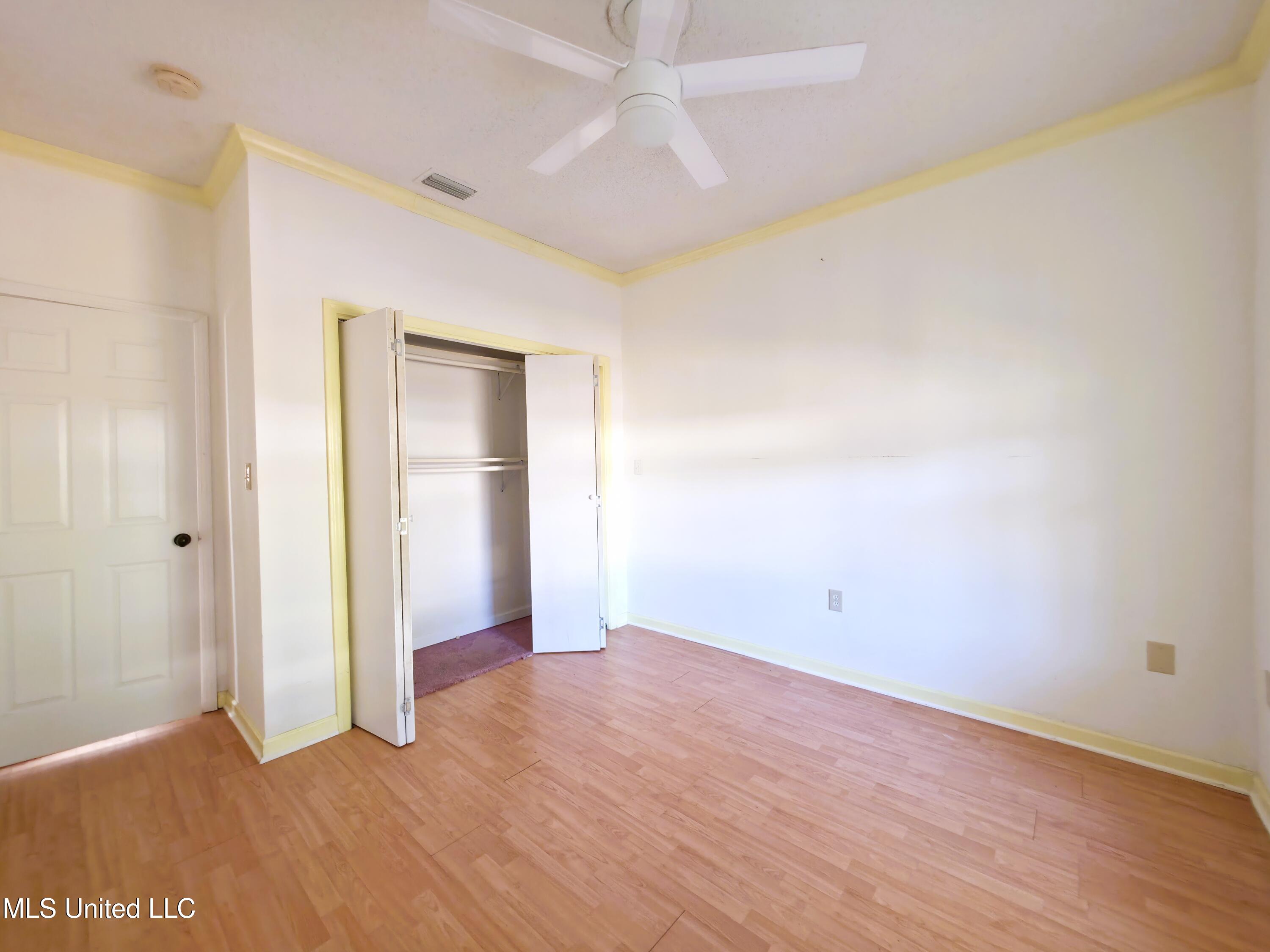 4700 Thompson Street Property Photo 20
