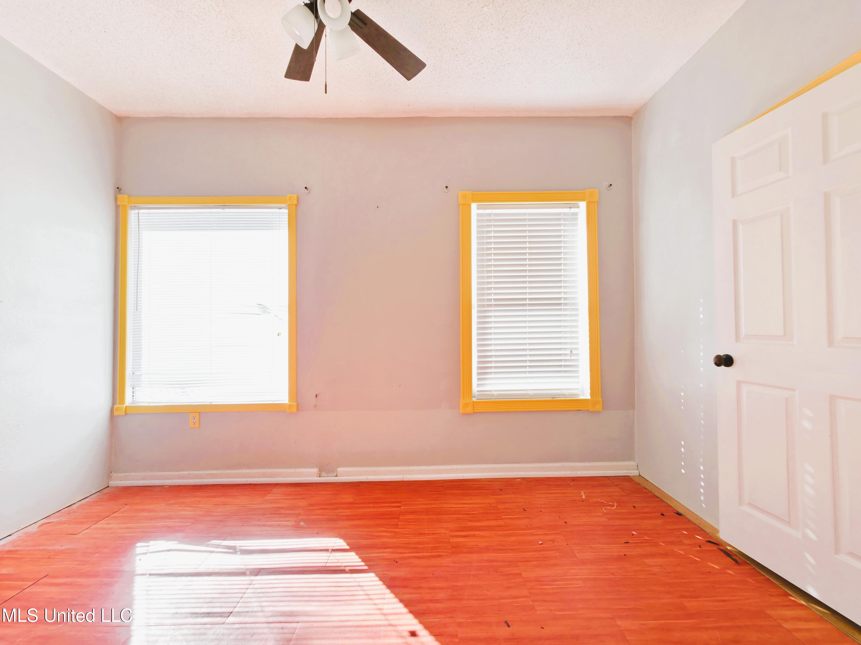 4700 Thompson Street Property Photo 22