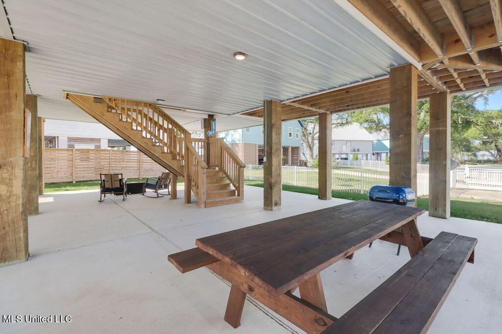 106 Winters Lane Property Photo 39