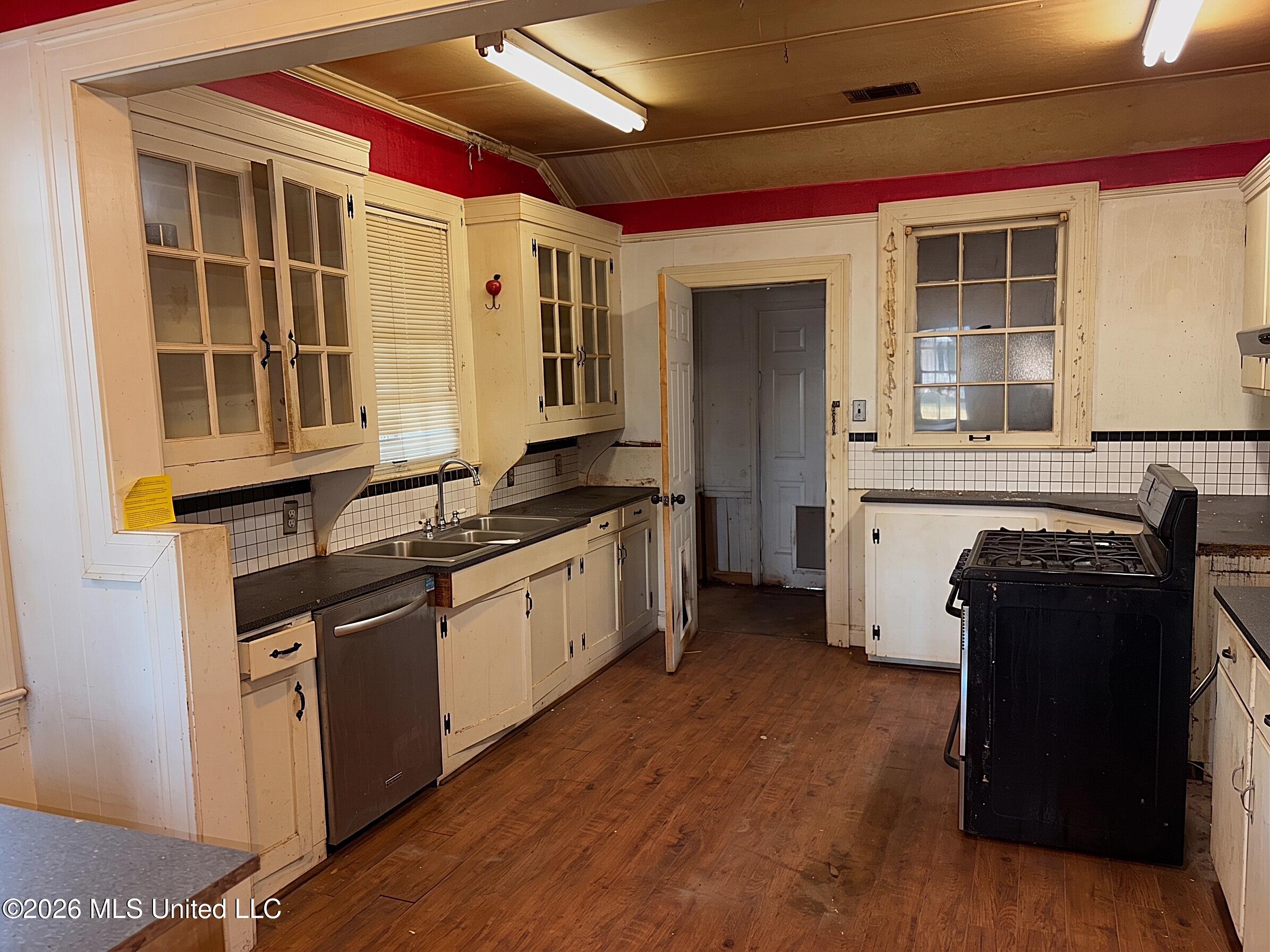 408 Boulevard Street Property Photo 2