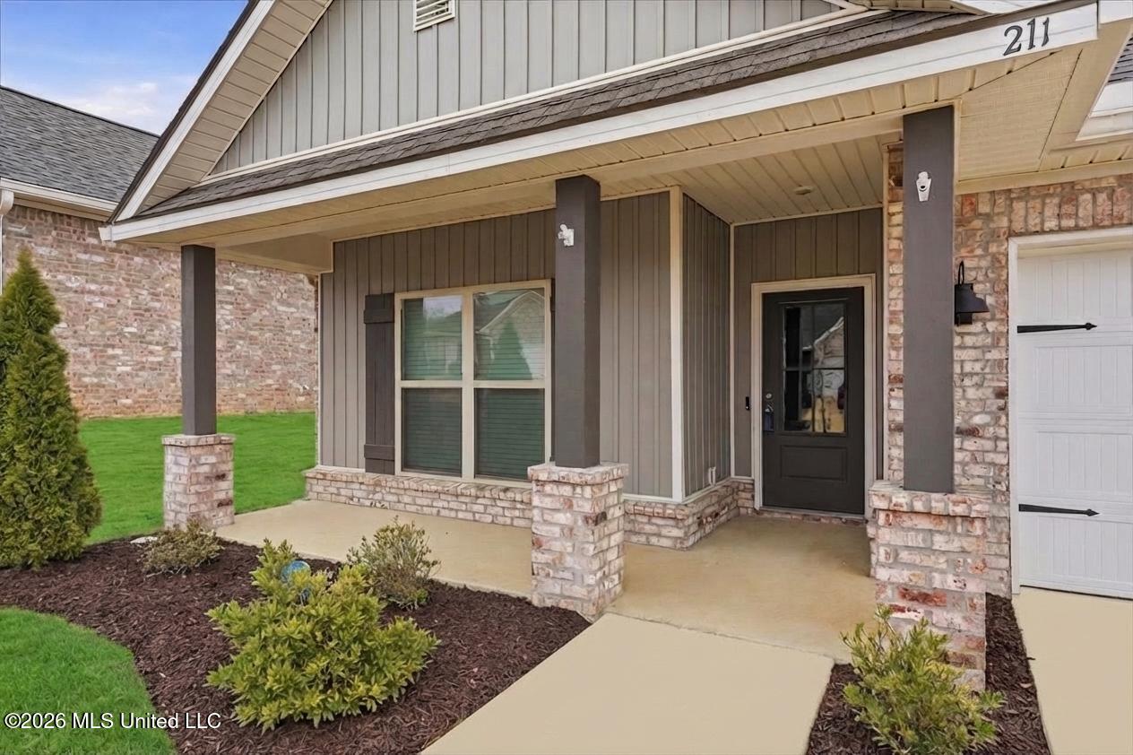 211 Serenity Lake Drive Property Photo 4