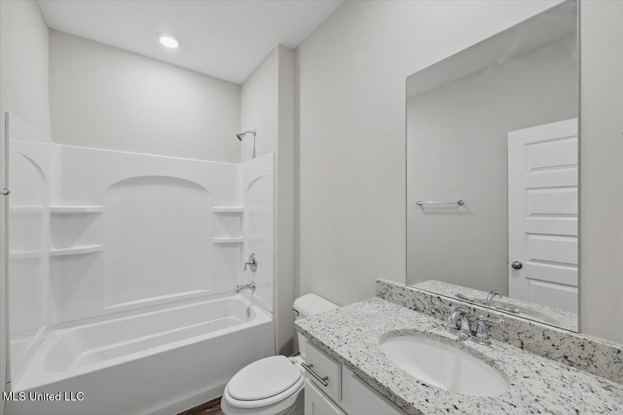 211 Serenity Lake Drive Property Photo 20