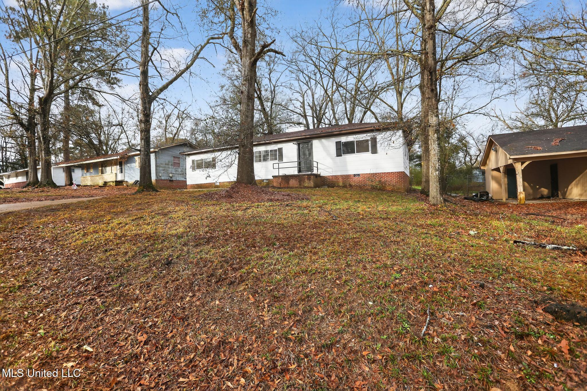 2815 Tara Road Property Photo 3