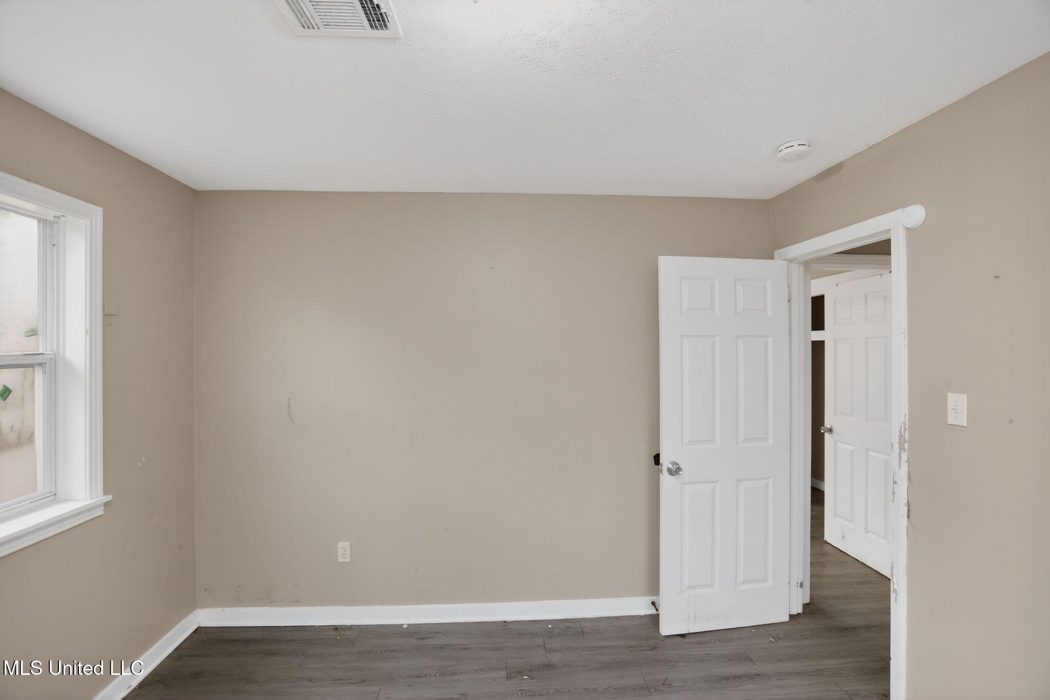 2815 Tara Road Property Photo 9