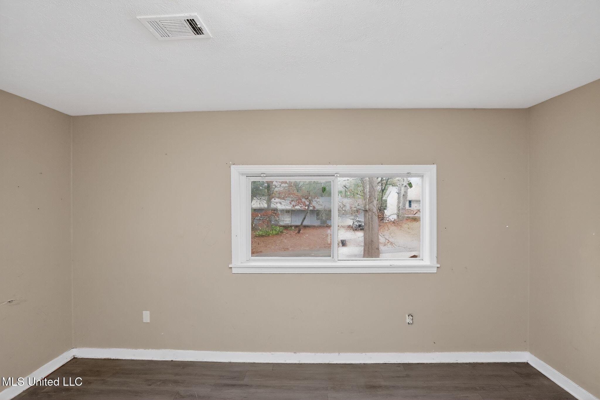 2815 Tara Road Property Photo 10