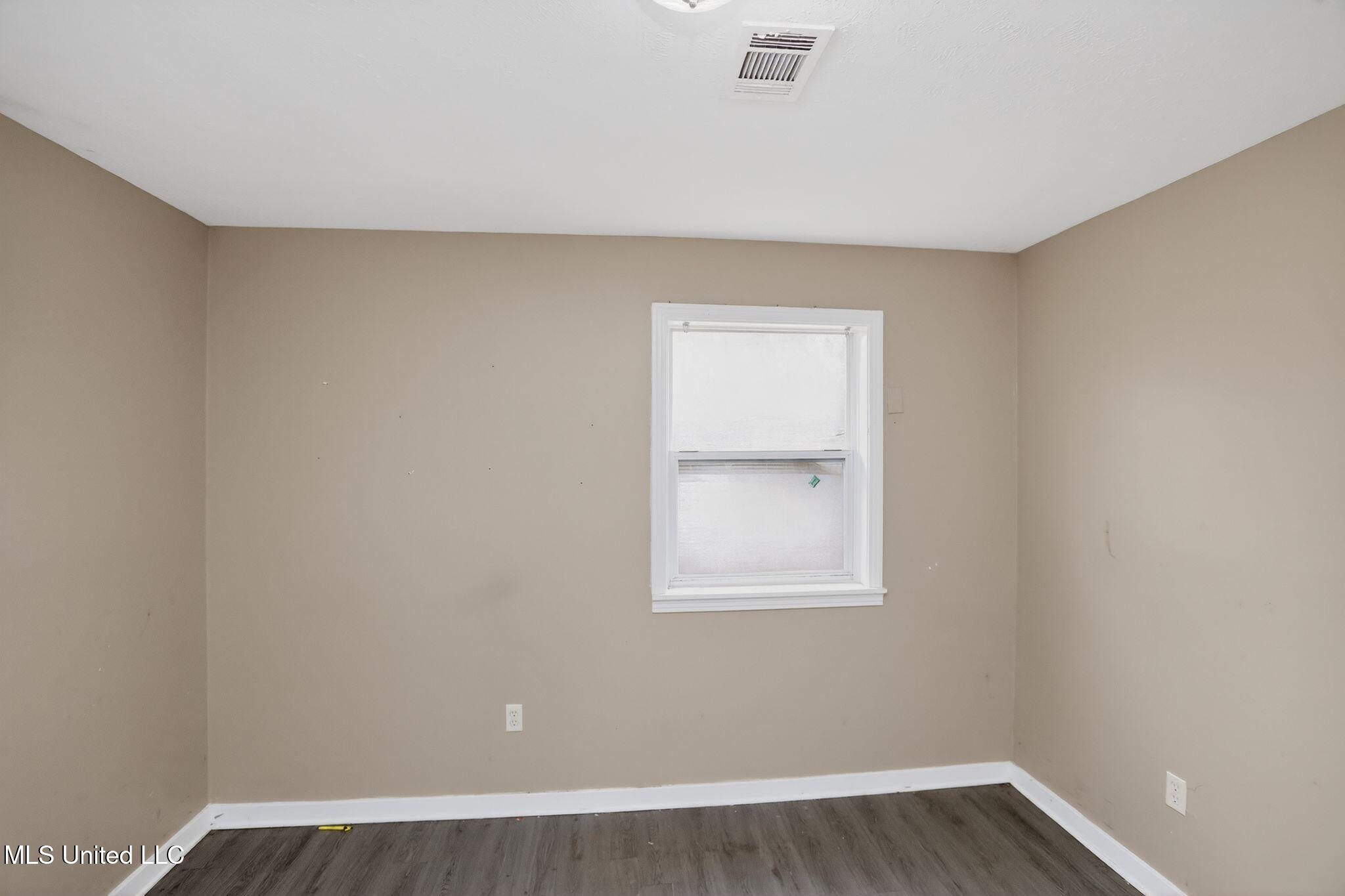 2815 Tara Road Property Photo 11