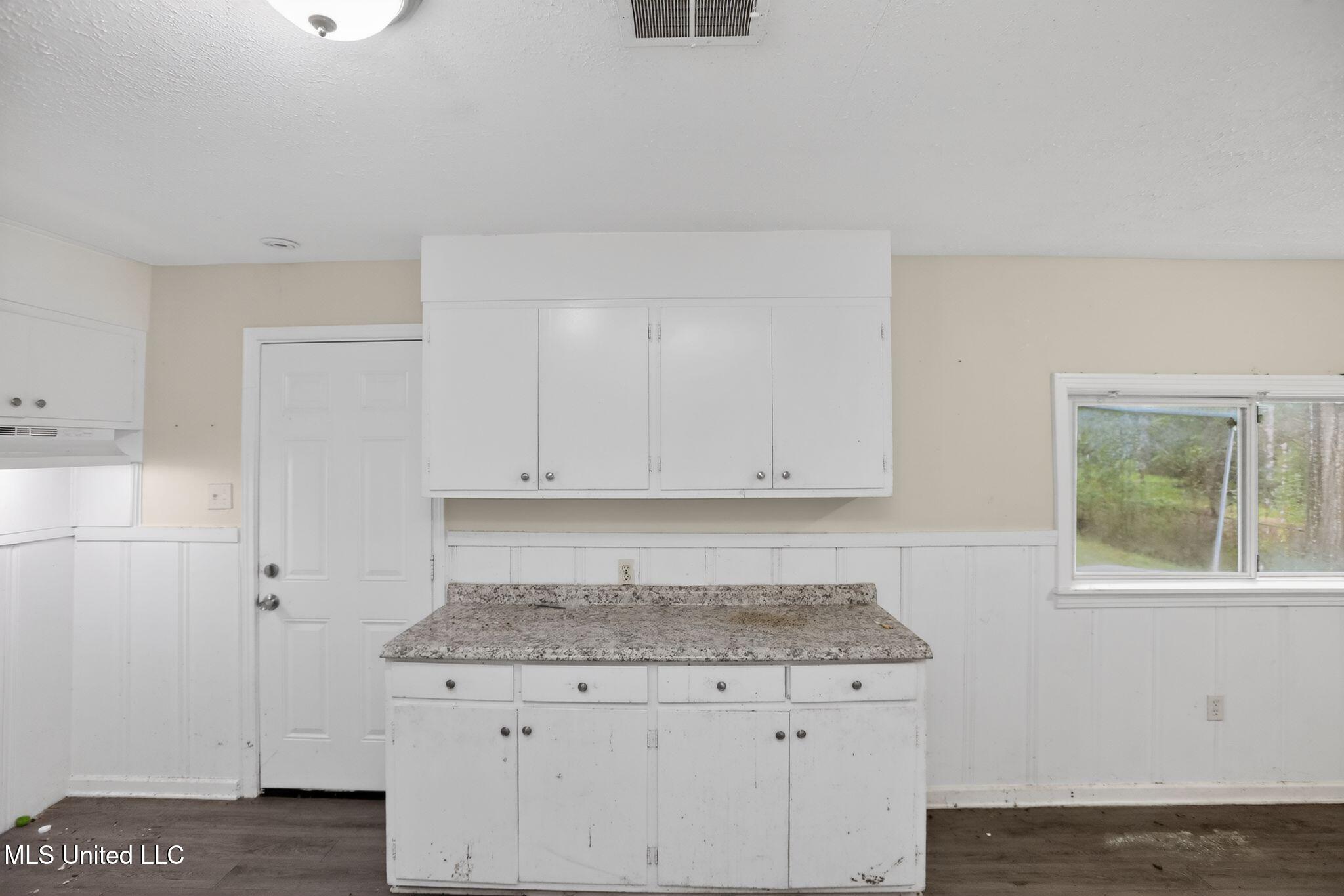 2815 Tara Road Property Photo 15