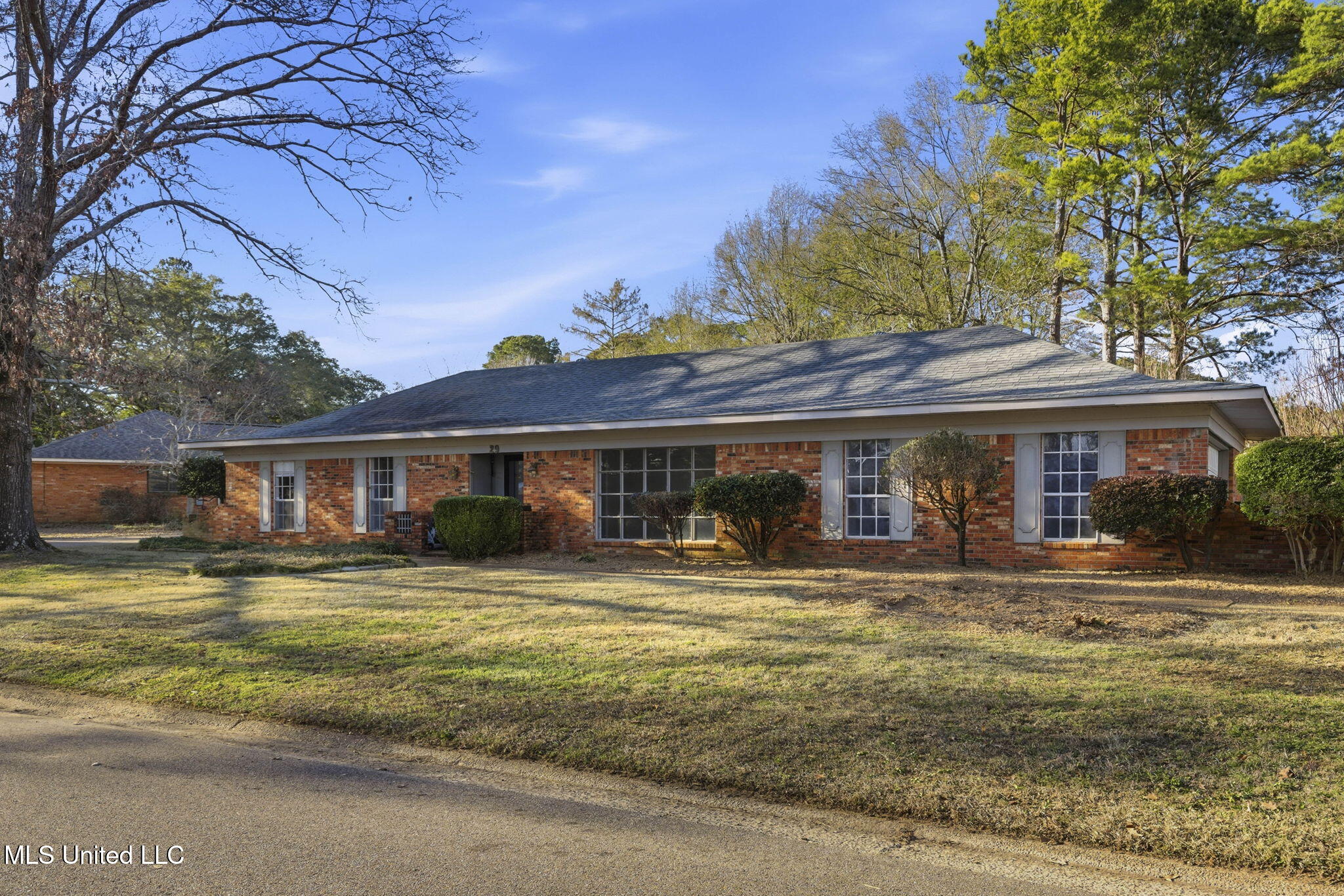 29 Stonegate Drive Property Photo 1
