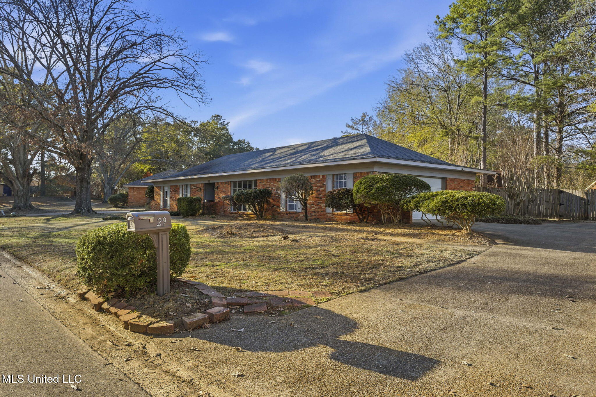 29 Stonegate Drive Property Photo 2
