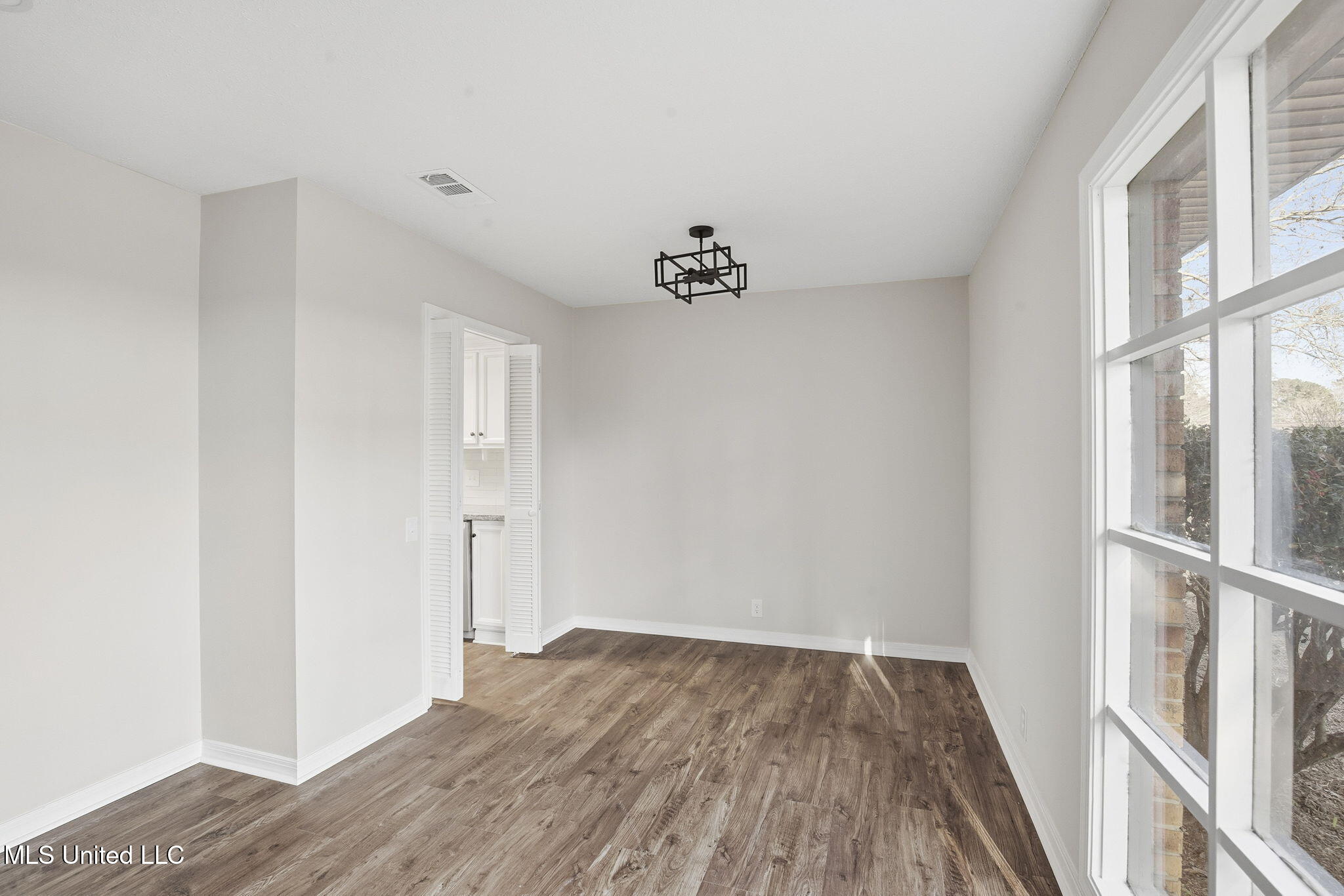 29 Stonegate Drive Property Photo 9