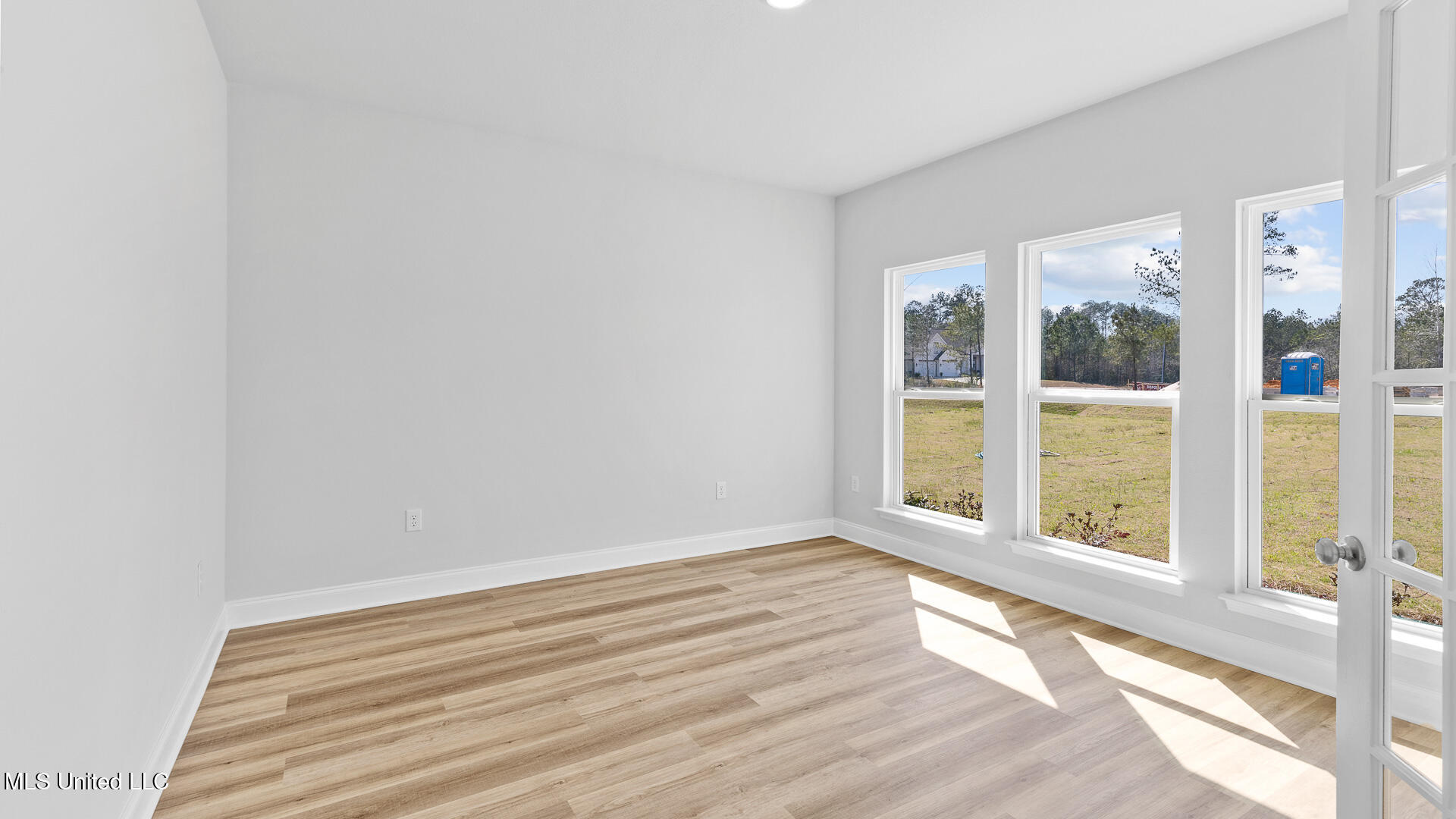 6625 Palm Pointe Drive Property Photo 8