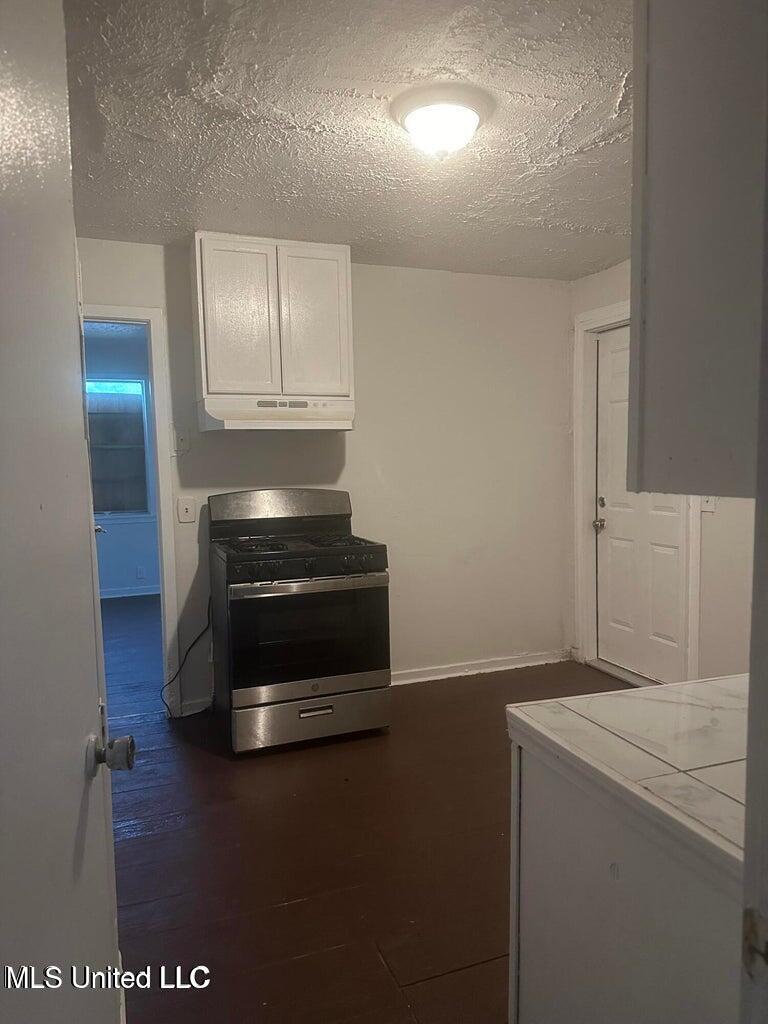 2221 Woodlawn Property Photo 15