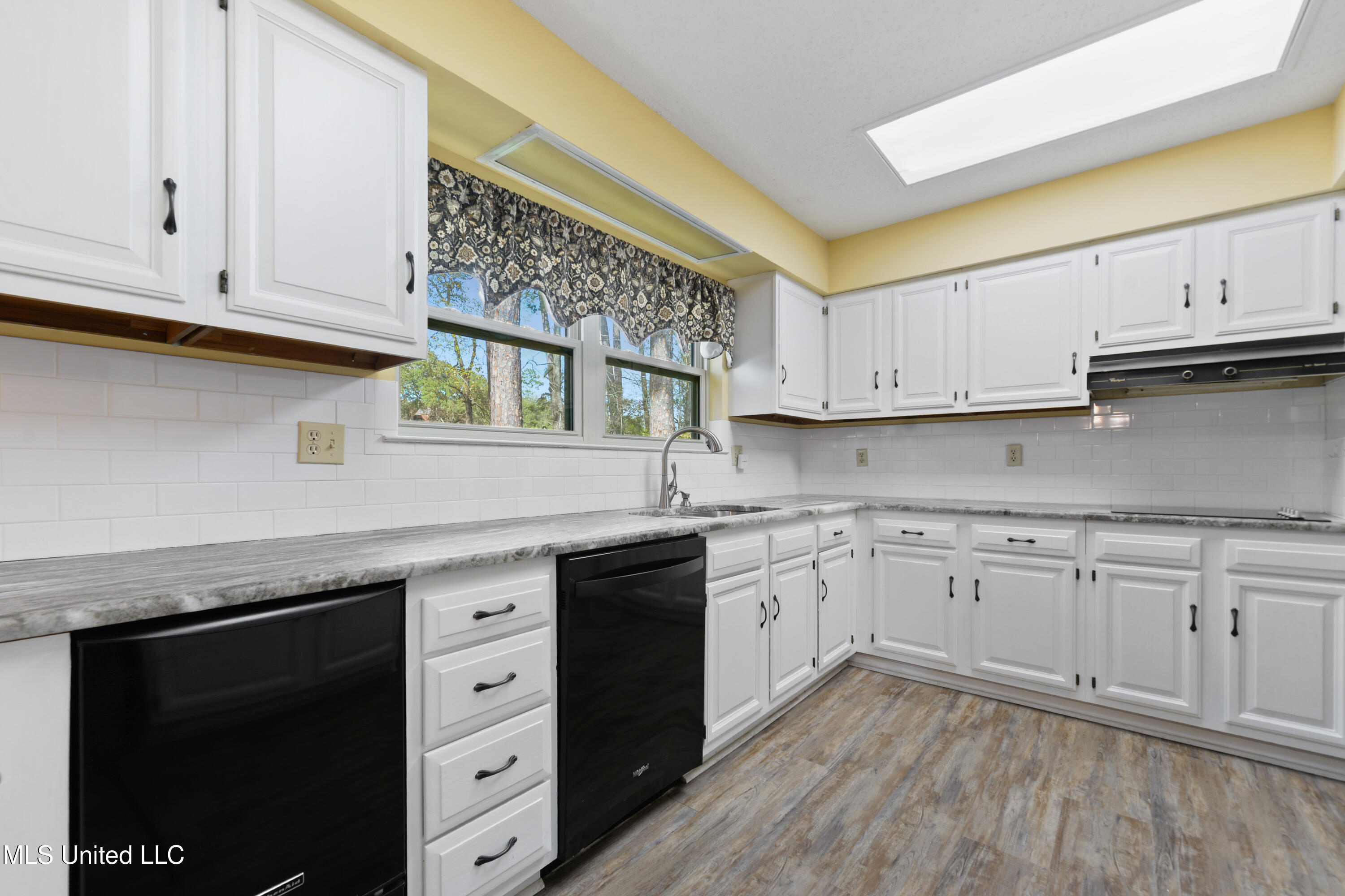 7712 Laie Place Property Photo 7