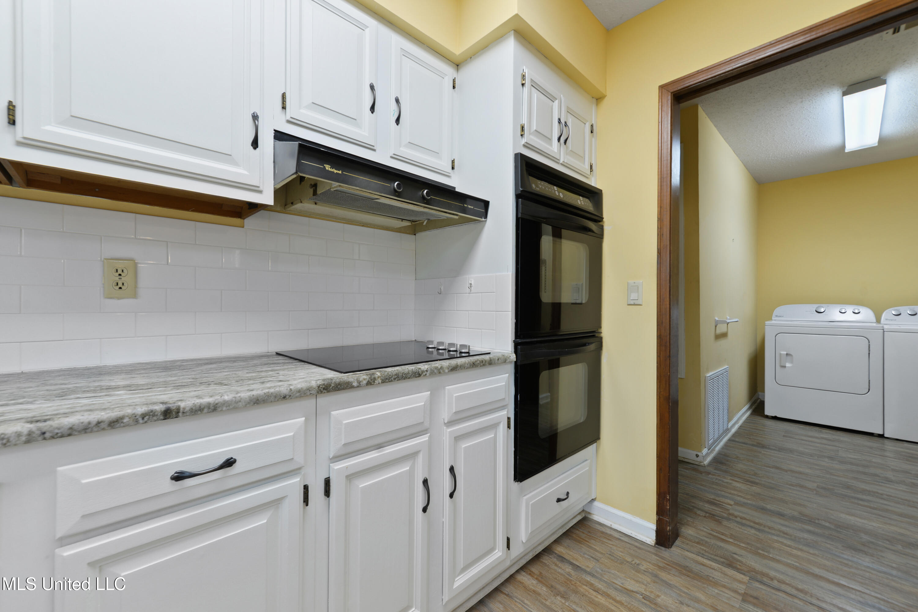 7712 Laie Place Property Photo 8