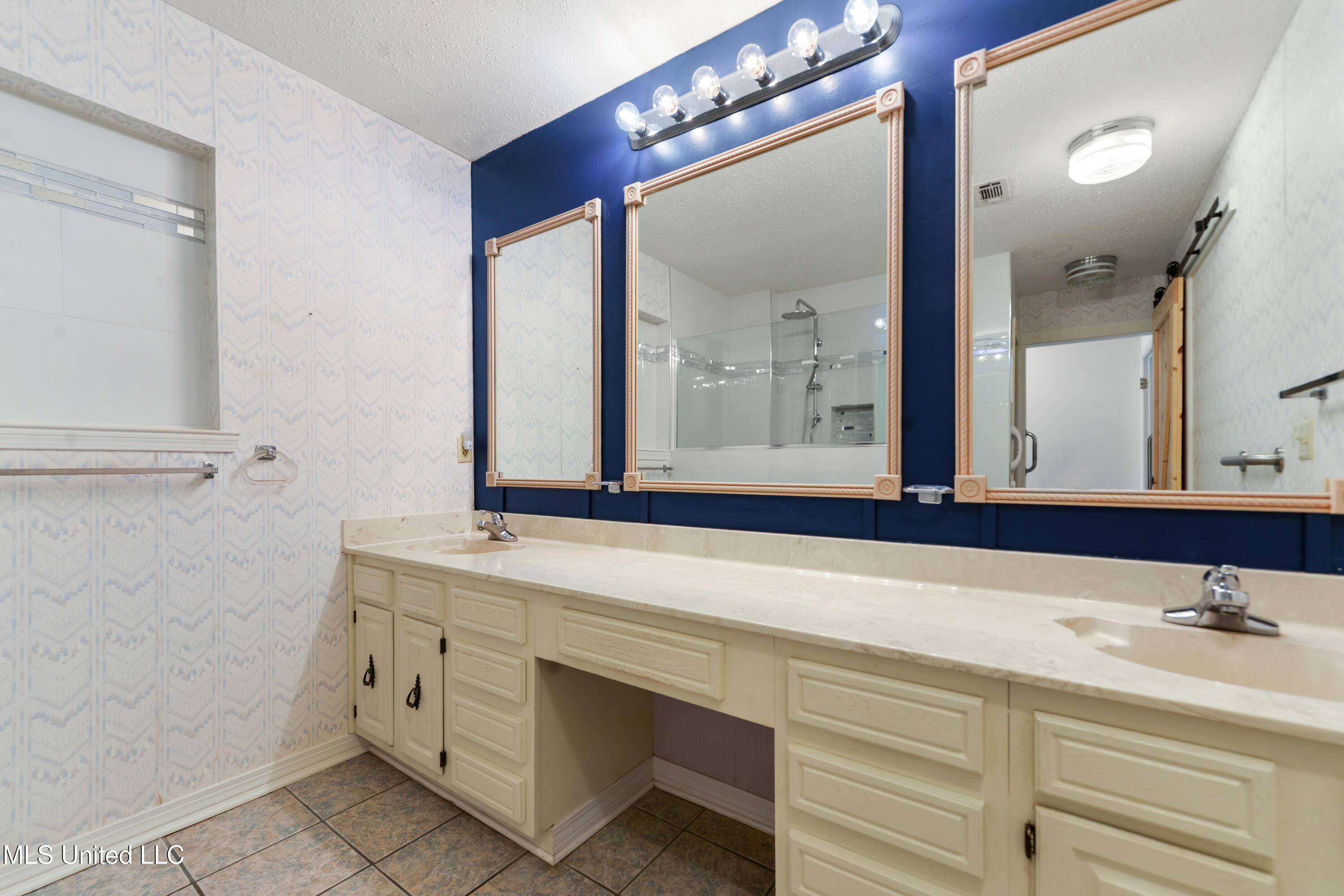 7712 Laie Place Property Photo 12