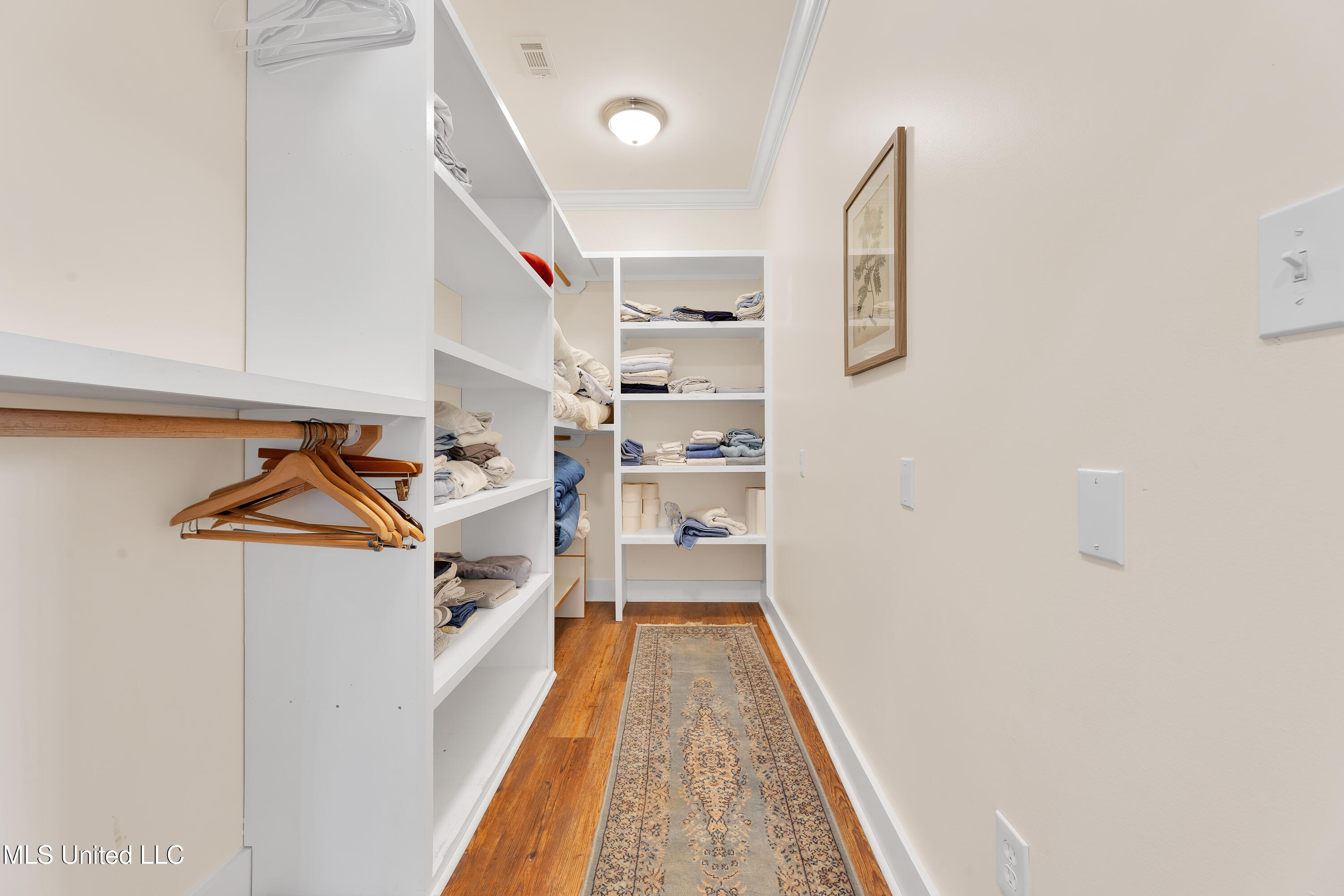 605 Magnolia Street Property Photo 6