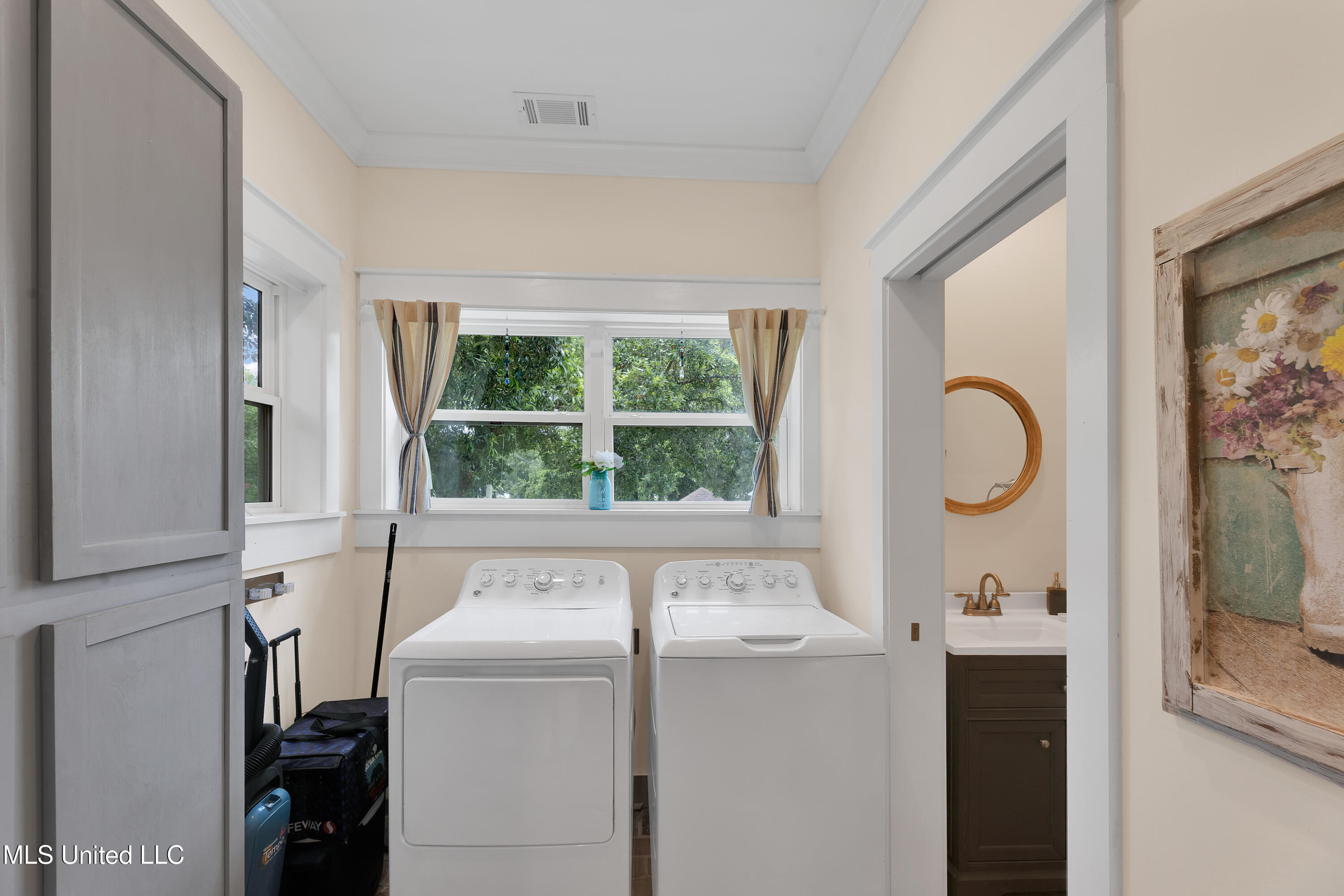 605 Magnolia Street Property Photo 23