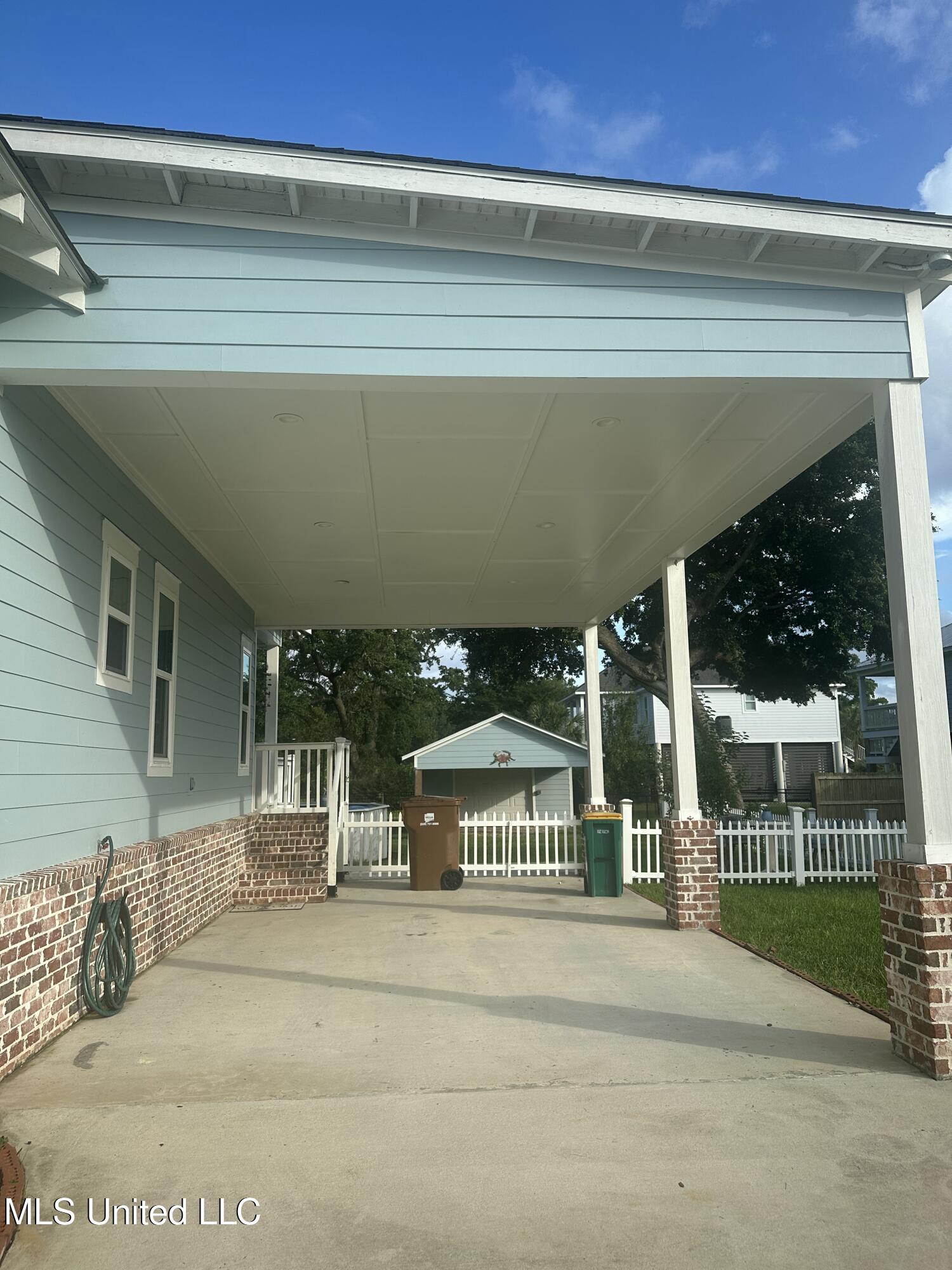 605 Magnolia Street Property Photo 32