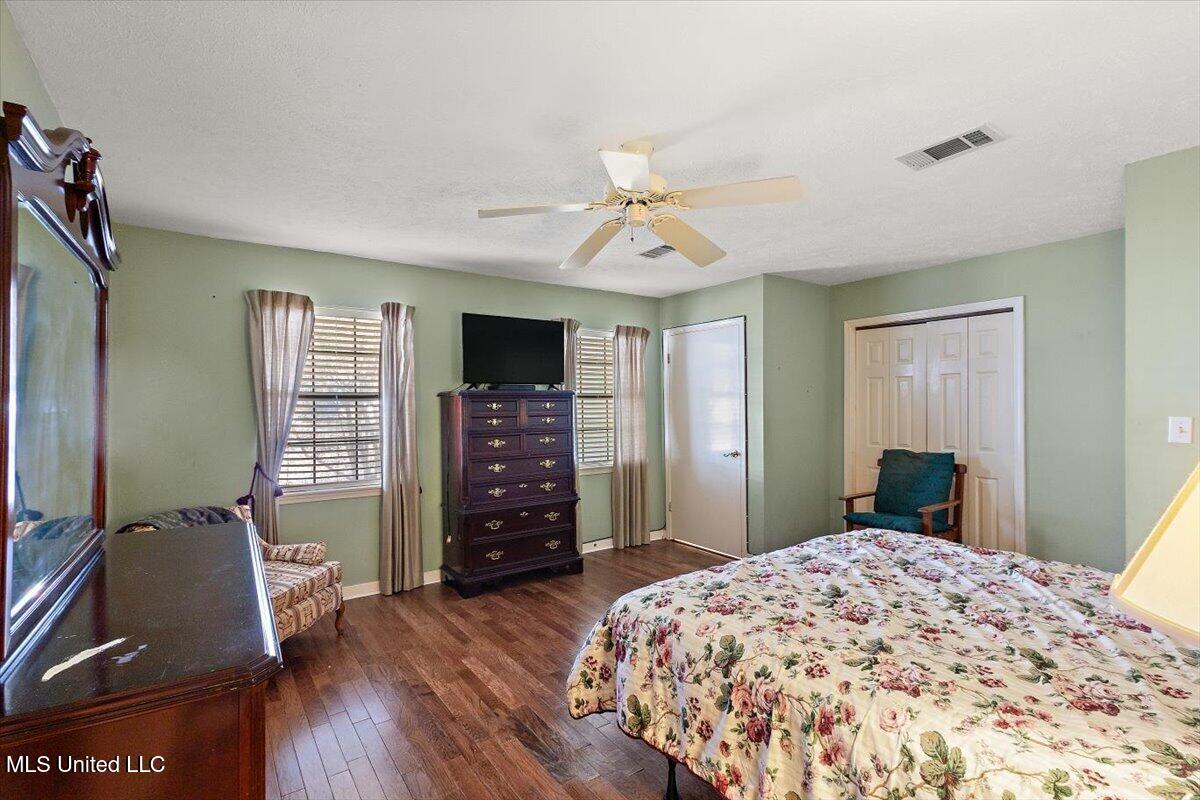 7994 Midway Road Property Photo 16