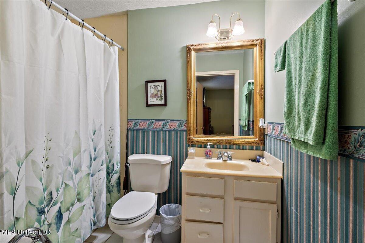7994 Midway Road Property Photo 17