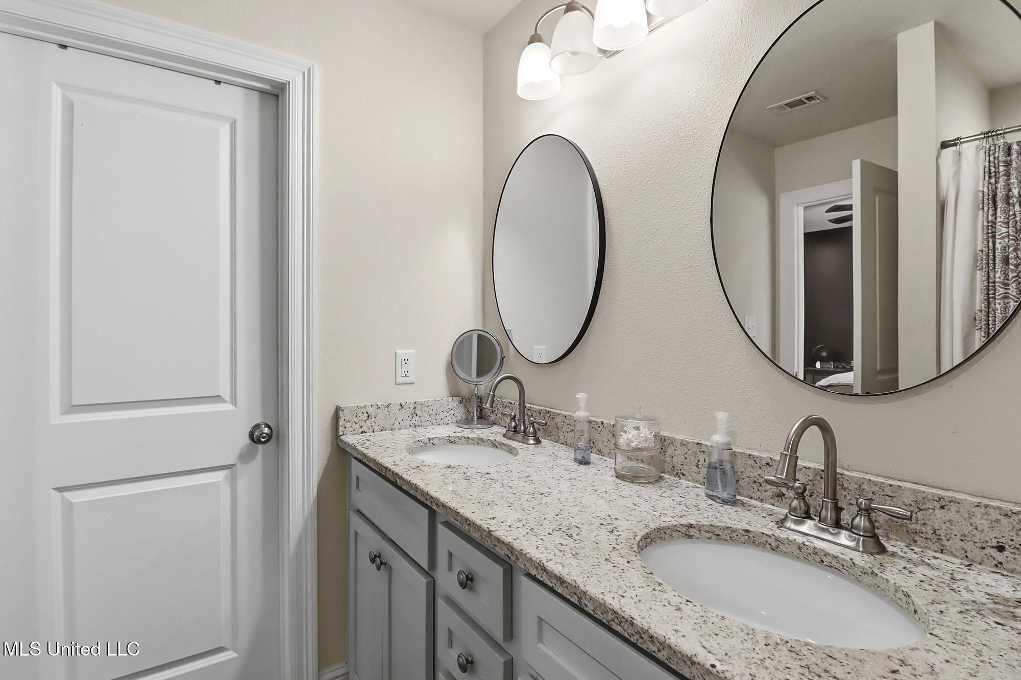 1132 Ash Street Property Photo 15